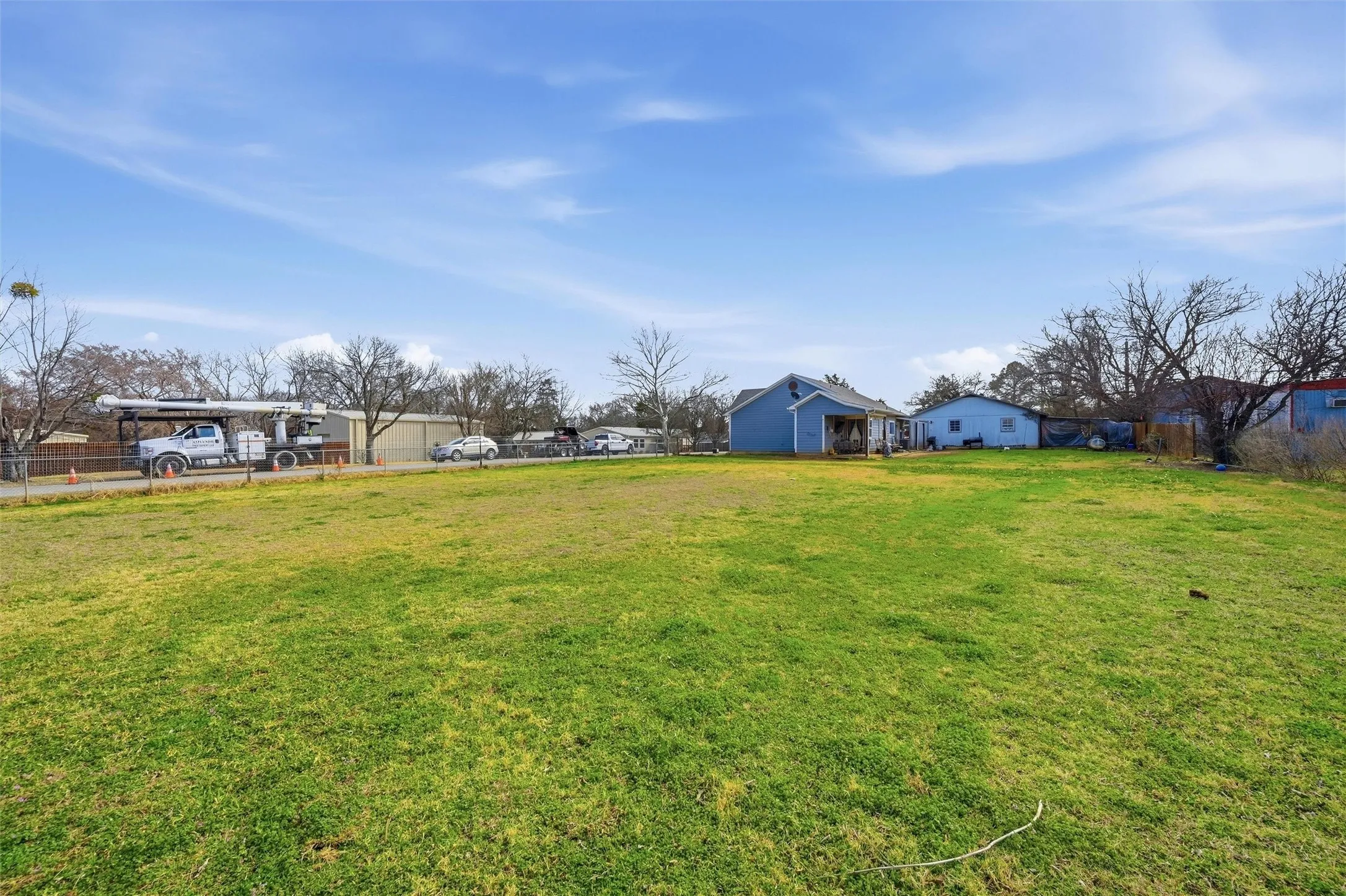 Single Family Residence For Sale in Grayson County , 812 Quail Creek Circle, Pottsboro, Texas 75076, 2 Bedroom, 2 Bathroom, 2 Garage spaces, 1,075 Sqft, built in 2019, mls#21398448, Real Estate Agent in Pottsboro, Homes For Sale in Grayson county, Homes For Sale in Pottsboro, Realtor in Pottsboro Texas, Real Estate Brokerage Independent Realty Texas, Luminita Cordes Realtor