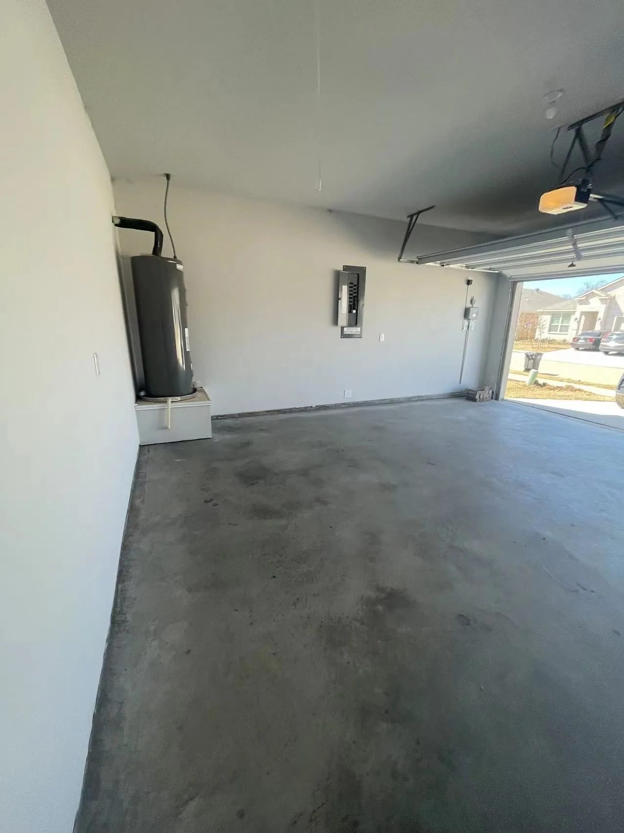 Single Family Residence For Rent in Tarrant County , 10517 Alpine Meadow Lane, Fort Worth, Texas 76140, 3 Bedroom, 2 Bathroom, 2 Garage spaces, 1,557 Sqft, built in 2022, mls#21398451, Real Estate Agent in Fort Worth, Homes For Rent in Tarrant county, Homes For Rent in Fort Worth, Realtor in Fort Worth Texas, Real Estate Brokerage Independent Realty Texas, Luminita Cordes Realtor
