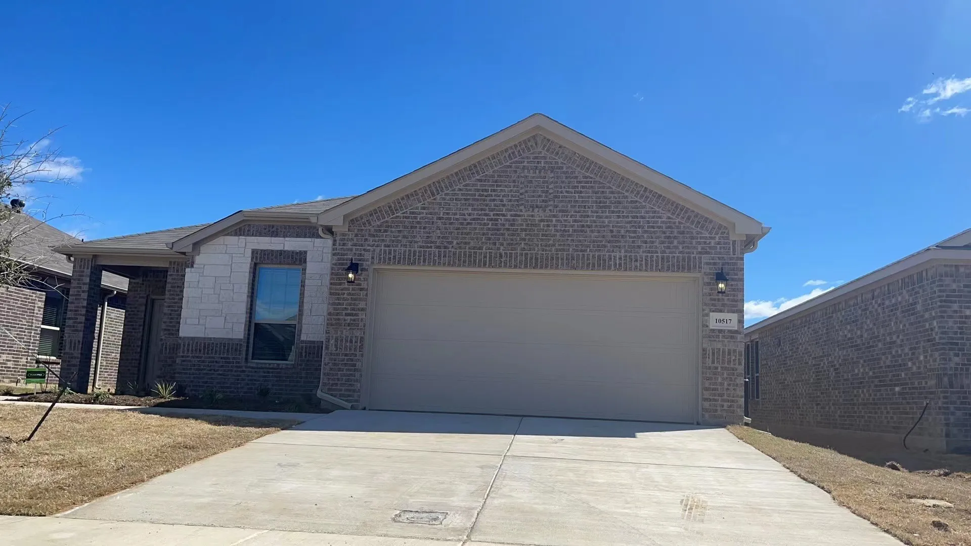 Single Family Residence For Rent in Tarrant County , 10517 Alpine Meadow Lane, Fort Worth, Texas 76140, 3 Bedroom, 2 Bathroom, 2 Garage spaces, 1,557 Sqft, built in 2022, mls#21398451, Real Estate Agent in Fort Worth, Homes For Rent in Tarrant county, Homes For Rent in Fort Worth, Realtor in Fort Worth Texas, Real Estate Brokerage Independent Realty Texas, Luminita Cordes Realtor