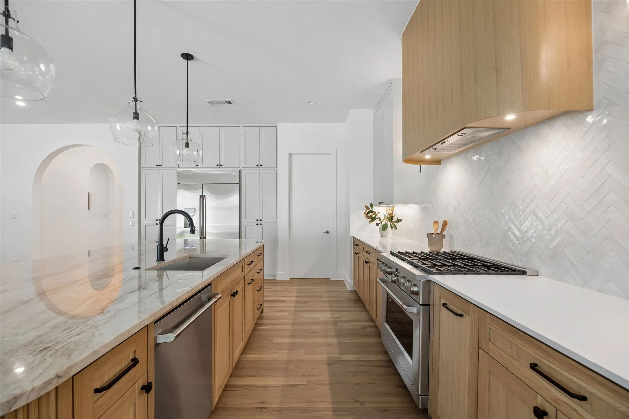Single Family Residence For Sale in Dallas County , 6140 Sudbury Drive, Dallas, Texas 75214, 5 Bedroom, 6 Bathroom, 2 Garage spaces, 4,593 Sqft, built in 2026, mls#21393411, Real Estate Agent in Dallas, Homes For Sale in Dallas county, Homes For Sale in Dallas, Realtor in Dallas Texas, Real Estate Brokerage Independent Realty Texas, Luminita Cordes Realtor