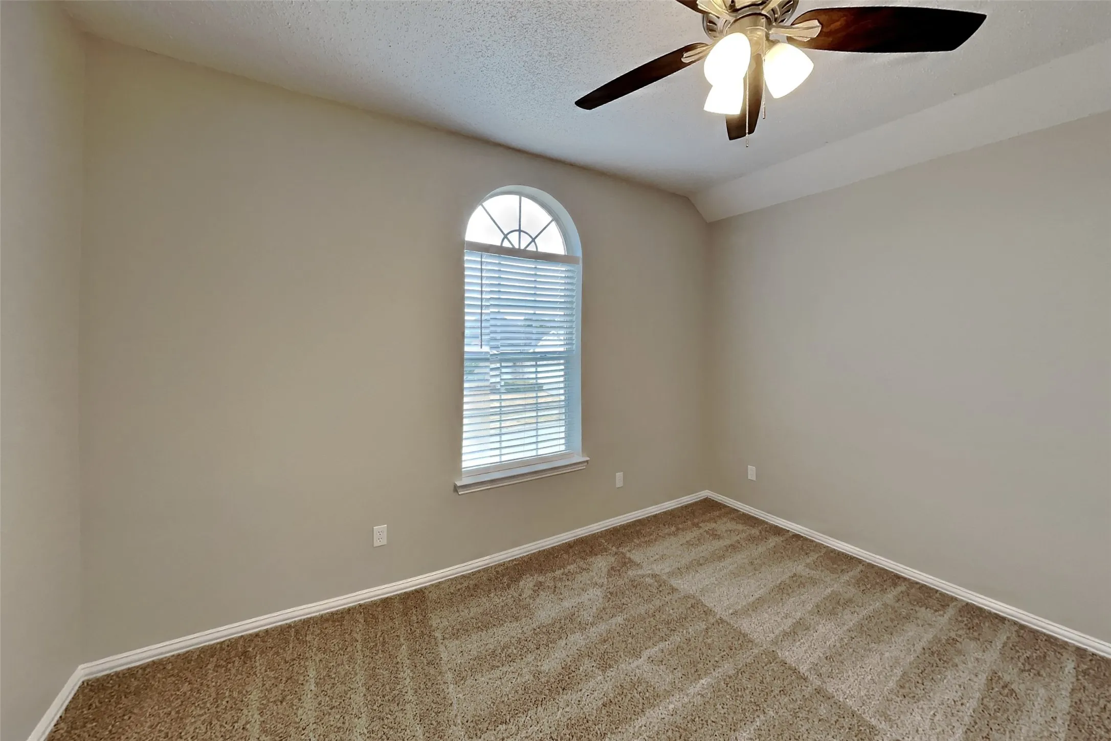 Single Family Residence For Rent in Collin County , 4408 Lansbury Lane, Plano, Texas 75093, 4 Bedroom, 3 Bathroom, 2 Garage spaces, 2,604 Sqft, built in 1998, mls#21398452, Real Estate Agent in Plano, Homes For Rent in Collin county, Homes For Rent in Plano, Realtor in Plano Texas, Real Estate Brokerage Independent Realty Texas, Luminita Cordes Realtor