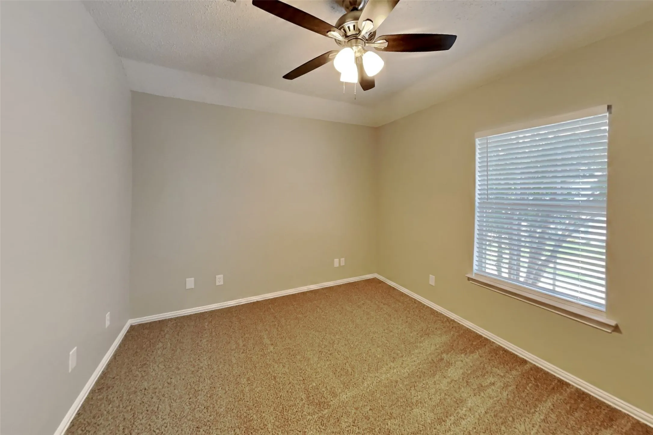 Single Family Residence For Rent in Collin County , 4408 Lansbury Lane, Plano, Texas 75093, 4 Bedroom, 3 Bathroom, 2 Garage spaces, 2,604 Sqft, built in 1998, mls#21398452, Real Estate Agent in Plano, Homes For Rent in Collin county, Homes For Rent in Plano, Realtor in Plano Texas, Real Estate Brokerage Independent Realty Texas, Luminita Cordes Realtor