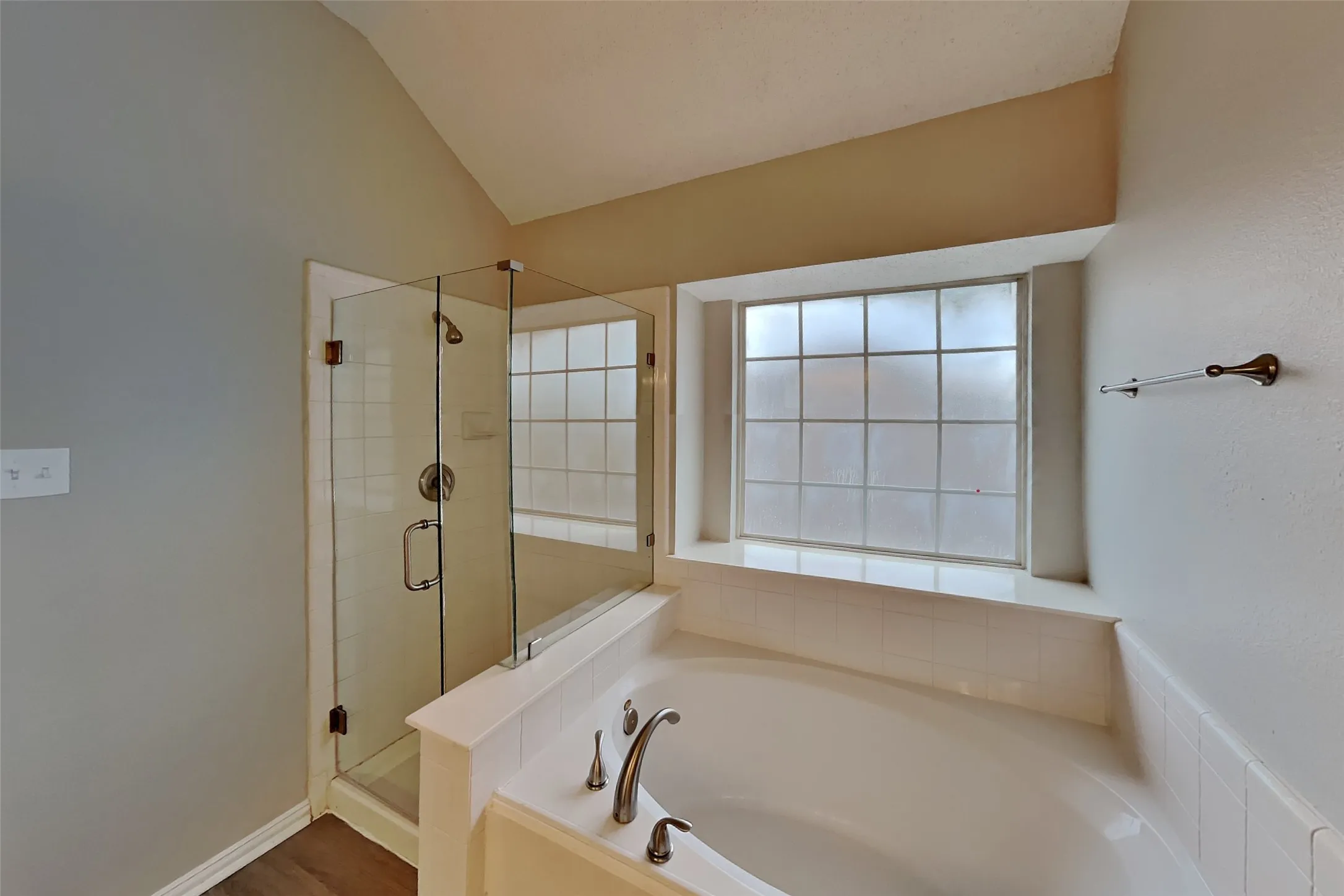 Single Family Residence For Rent in Collin County , 4408 Lansbury Lane, Plano, Texas 75093, 4 Bedroom, 3 Bathroom, 2 Garage spaces, 2,604 Sqft, built in 1998, mls#21398452, Real Estate Agent in Plano, Homes For Rent in Collin county, Homes For Rent in Plano, Realtor in Plano Texas, Real Estate Brokerage Independent Realty Texas, Luminita Cordes Realtor