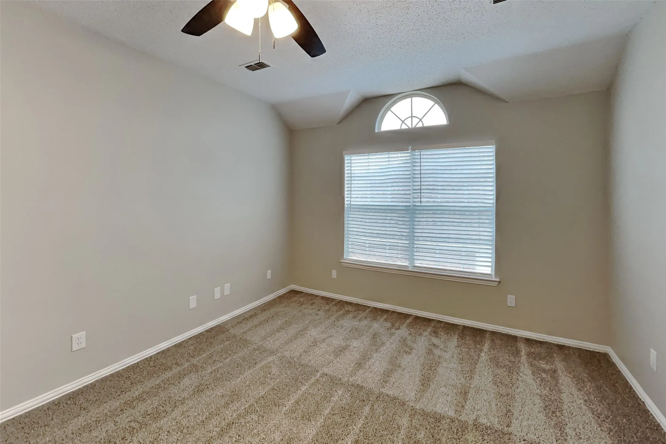 Single Family Residence For Rent in Collin County , 4408 Lansbury Lane, Plano, Texas 75093, 4 Bedroom, 3 Bathroom, 2 Garage spaces, 2,604 Sqft, built in 1998, mls#21398452, Real Estate Agent in Plano, Homes For Rent in Collin county, Homes For Rent in Plano, Realtor in Plano Texas, Real Estate Brokerage Independent Realty Texas, Luminita Cordes Realtor