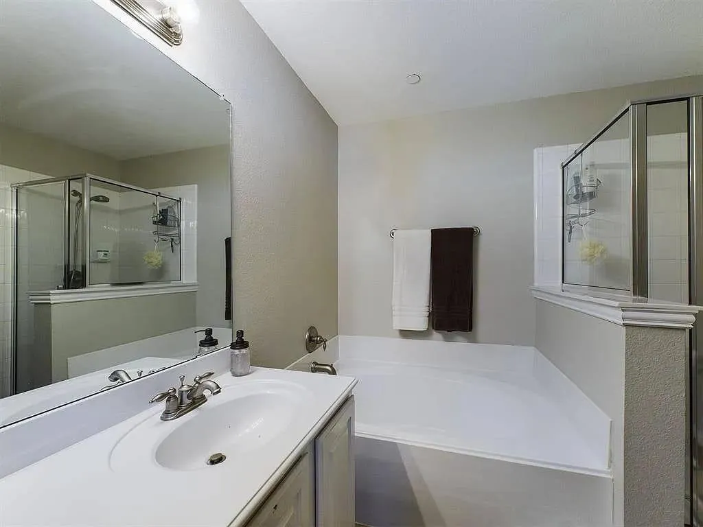 Townhouse For Sale in Tarrant County , 2910 Durango Place, Bedford, Texas 76021, 2 Bedroom, 3 Bathroom, 2 Garage spaces, 1,488 Sqft, built in 2006, mls#21398458, Real Estate Agent in Bedford, Homes For Sale in Tarrant county, Homes For Sale in Bedford, Realtor in Bedford Texas, Real Estate Brokerage Independent Realty Texas, Luminita Cordes Realtor
