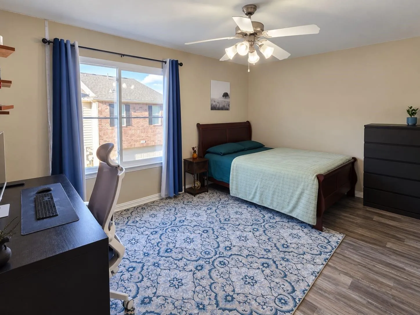 Townhouse For Sale in Tarrant County , 2910 Durango Place, Bedford, Texas 76021, 2 Bedroom, 3 Bathroom, 2 Garage spaces, 1,488 Sqft, built in 2006, mls#21398458, Real Estate Agent in Bedford, Homes For Sale in Tarrant county, Homes For Sale in Bedford, Realtor in Bedford Texas, Real Estate Brokerage Independent Realty Texas, Luminita Cordes Realtor
