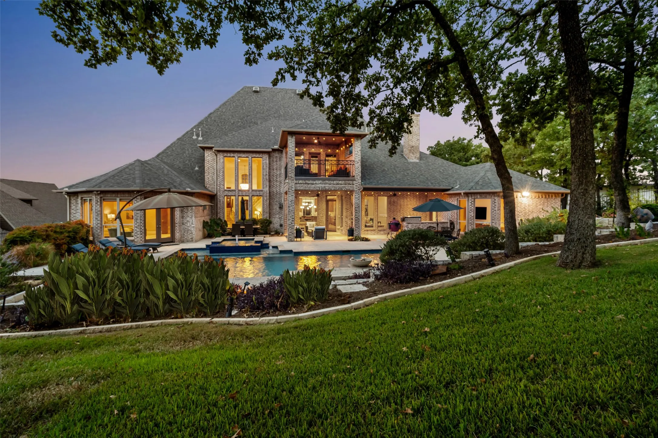 Single Family Residence For Sale in Tarrant County , 512 Rancho Laredo Trail, Southlake, Texas 76092, 5 Bedroom, 8 Bathroom, 4 Garage spaces, 7,439 Sqft, built in 2007, mls#21381728, Real Estate Agent in Southlake, Homes For Sale in Tarrant county, Homes For Sale in Southlake, Realtor in Southlake Texas, Real Estate Brokerage Independent Realty Texas, Luminita Cordes Realtor