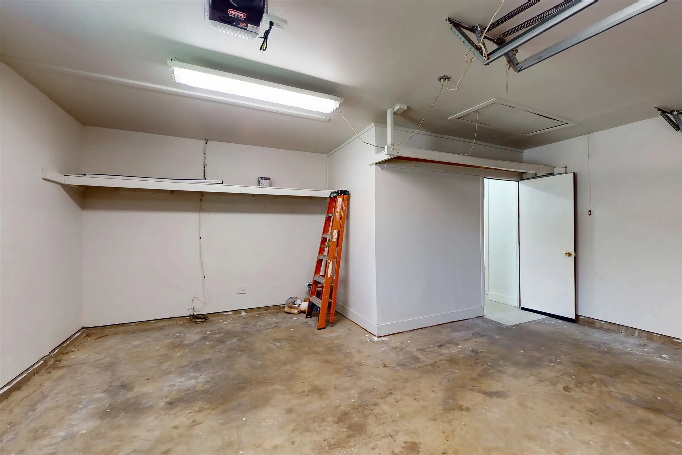 Extended parking on the left side, with built-in storage solutions!