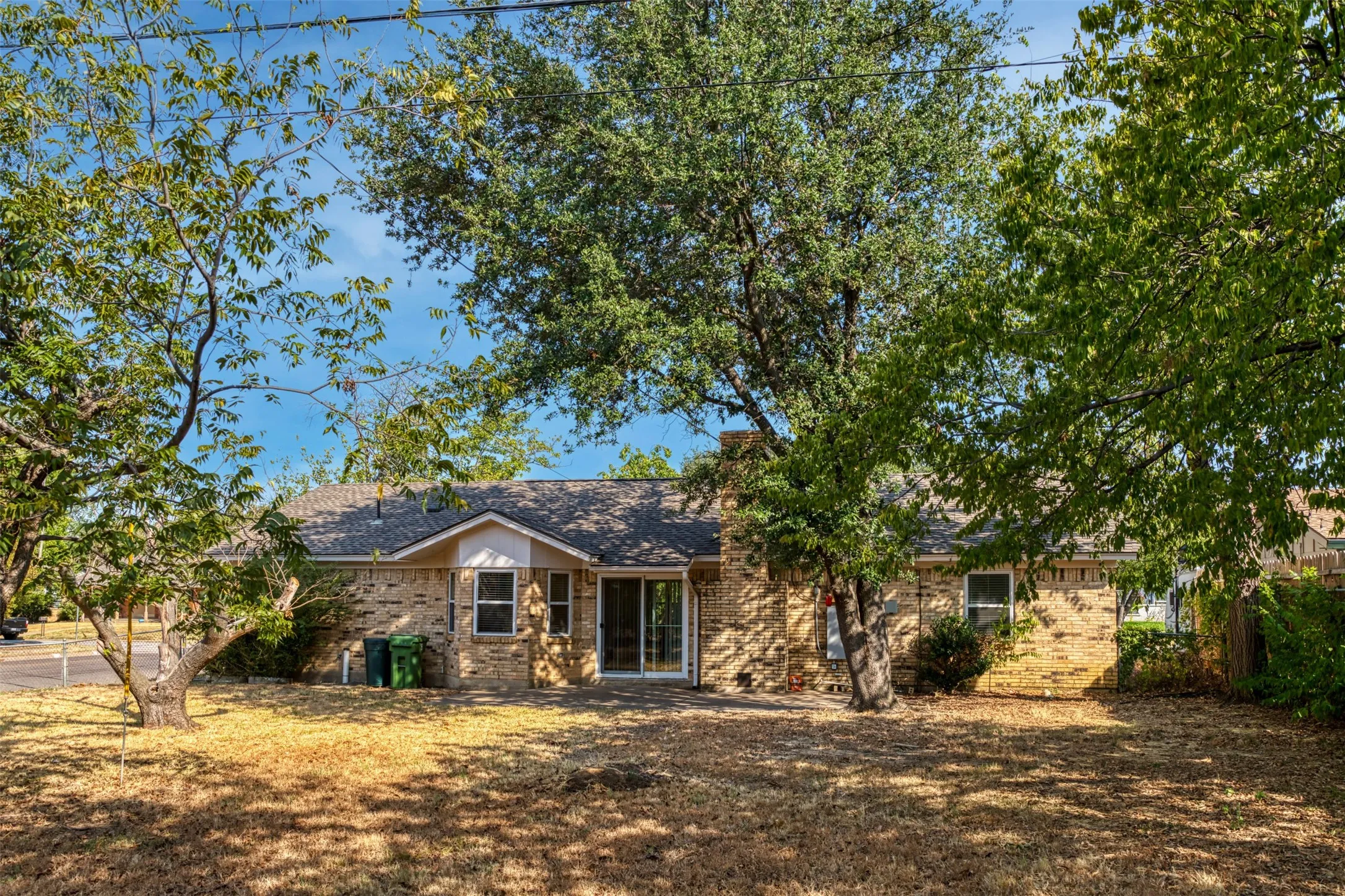 Home sits on more than 0.25 acre!