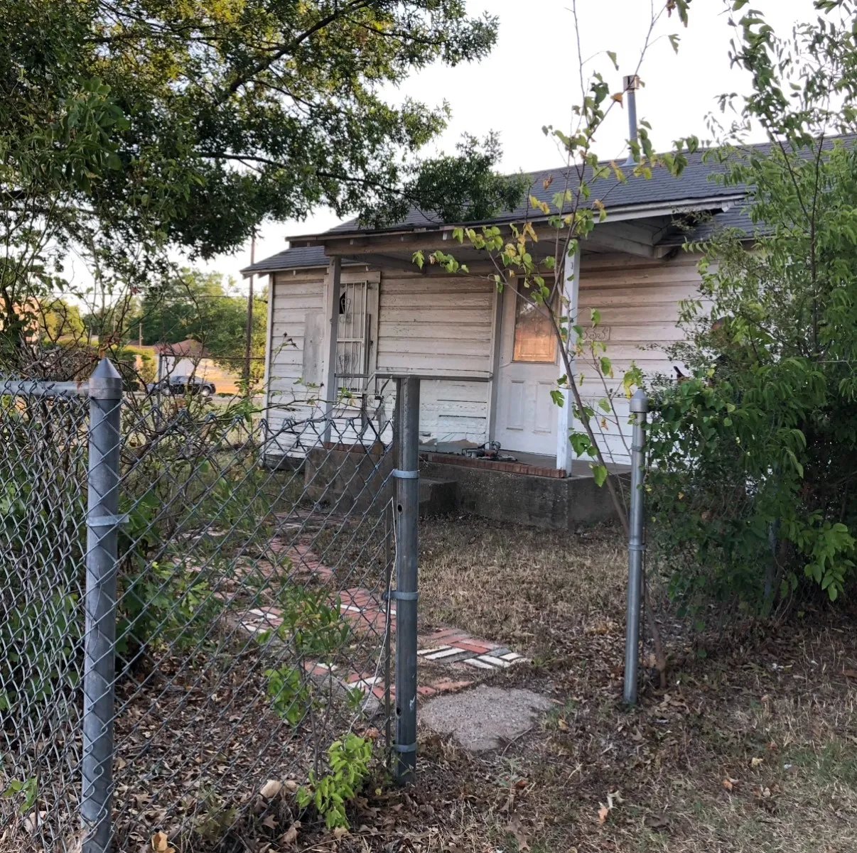 Single Family Residence For Sale in Dallas County , 3331 Sylvan Avenue, Dallas, Texas 75212, 3 Bedroom, 1 Bathroom, Garage spaces, 952 Sqft, built in 1940, mls#21377045, Real Estate Agent in Dallas, Homes For Sale in Dallas county, Homes For Sale in Dallas, Realtor in Dallas Texas, Real Estate Brokerage Independent Realty Texas, Luminita Cordes Realtor
