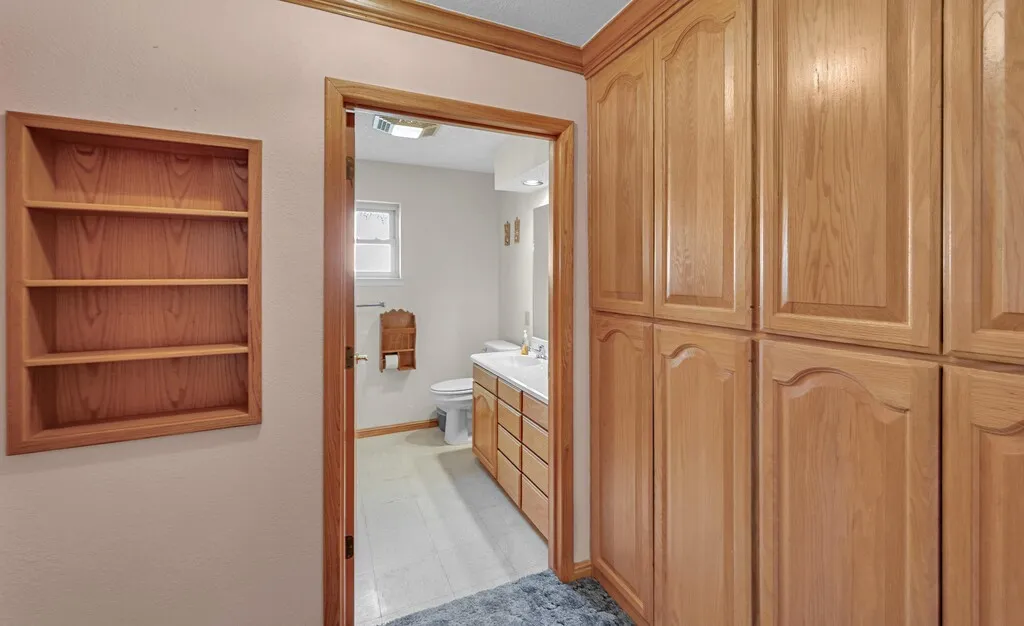 Single Family Residence For Sale in Mc Lennan County , 317 Williams Road, Lorena, Texas 76655, 3 Bedroom, 2 Bathroom, 2 Garage spaces, 2,142 Sqft, built in 1984, mls#21390881, Real Estate Agent in Lorena, Homes For Sale in Mc Lennan county, Homes For Sale in Lorena, Realtor in Lorena Texas, Real Estate Brokerage Independent Realty Texas, Luminita Cordes Realtor