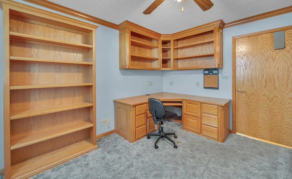 Single Family Residence For Sale in Mc Lennan County , 317 Williams Road, Lorena, Texas 76655, 3 Bedroom, 2 Bathroom, 2 Garage spaces, 2,142 Sqft, built in 1984, mls#21390881, Real Estate Agent in Lorena, Homes For Sale in Mc Lennan county, Homes For Sale in Lorena, Realtor in Lorena Texas, Real Estate Brokerage Independent Realty Texas, Luminita Cordes Realtor