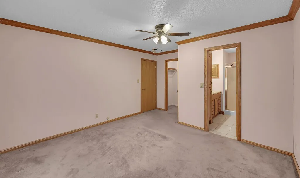 Single Family Residence For Sale in Mc Lennan County , 317 Williams Road, Lorena, Texas 76655, 3 Bedroom, 2 Bathroom, 2 Garage spaces, 2,142 Sqft, built in 1984, mls#21390881, Real Estate Agent in Lorena, Homes For Sale in Mc Lennan county, Homes For Sale in Lorena, Realtor in Lorena Texas, Real Estate Brokerage Independent Realty Texas, Luminita Cordes Realtor
