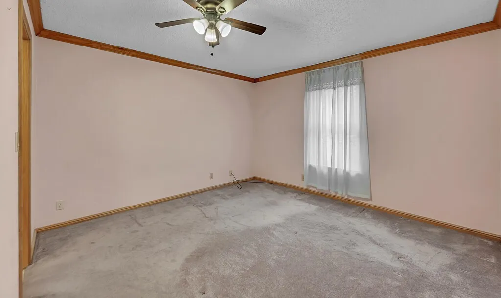 Single Family Residence For Sale in Mc Lennan County , 317 Williams Road, Lorena, Texas 76655, 3 Bedroom, 2 Bathroom, 2 Garage spaces, 2,142 Sqft, built in 1984, mls#21390881, Real Estate Agent in Lorena, Homes For Sale in Mc Lennan county, Homes For Sale in Lorena, Realtor in Lorena Texas, Real Estate Brokerage Independent Realty Texas, Luminita Cordes Realtor