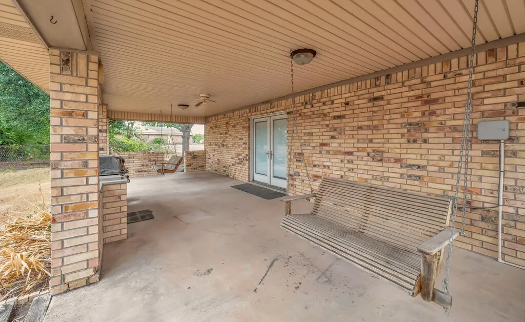 Single Family Residence For Sale in Mc Lennan County , 317 Williams Road, Lorena, Texas 76655, 3 Bedroom, 2 Bathroom, 2 Garage spaces, 2,142 Sqft, built in 1984, mls#21390881, Real Estate Agent in Lorena, Homes For Sale in Mc Lennan county, Homes For Sale in Lorena, Realtor in Lorena Texas, Real Estate Brokerage Independent Realty Texas, Luminita Cordes Realtor