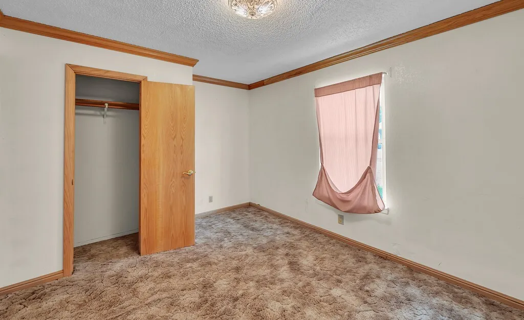 Single Family Residence For Sale in Mc Lennan County , 317 Williams Road, Lorena, Texas 76655, 3 Bedroom, 2 Bathroom, 2 Garage spaces, 2,142 Sqft, built in 1984, mls#21390881, Real Estate Agent in Lorena, Homes For Sale in Mc Lennan county, Homes For Sale in Lorena, Realtor in Lorena Texas, Real Estate Brokerage Independent Realty Texas, Luminita Cordes Realtor