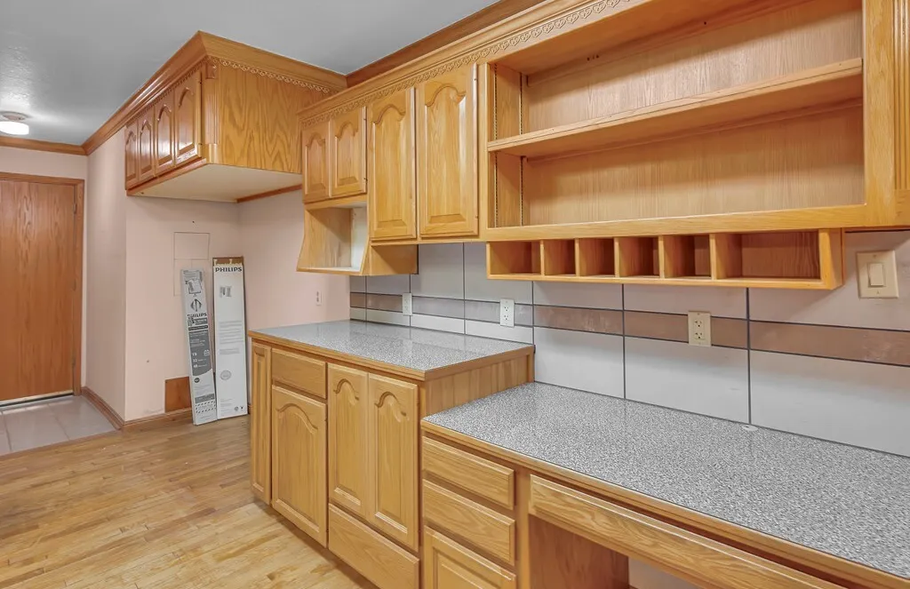 Single Family Residence For Sale in Mc Lennan County , 317 Williams Road, Lorena, Texas 76655, 3 Bedroom, 2 Bathroom, 2 Garage spaces, 2,142 Sqft, built in 1984, mls#21390881, Real Estate Agent in Lorena, Homes For Sale in Mc Lennan county, Homes For Sale in Lorena, Realtor in Lorena Texas, Real Estate Brokerage Independent Realty Texas, Luminita Cordes Realtor