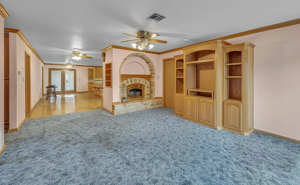 Single Family Residence For Sale in Mc Lennan County , 317 Williams Road, Lorena, Texas 76655, 3 Bedroom, 2 Bathroom, 2 Garage spaces, 2,142 Sqft, built in 1984, mls#21390881, Real Estate Agent in Lorena, Homes For Sale in Mc Lennan county, Homes For Sale in Lorena, Realtor in Lorena Texas, Real Estate Brokerage Independent Realty Texas, Luminita Cordes Realtor