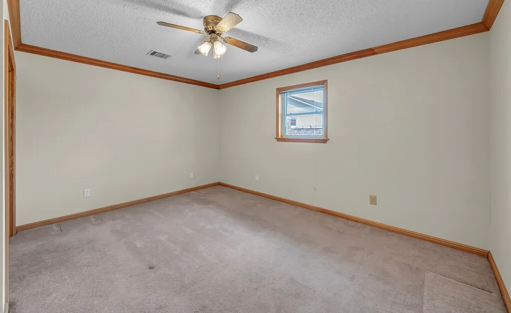 Single Family Residence For Sale in Mc Lennan County , 317 Williams Road, Lorena, Texas 76655, 3 Bedroom, 2 Bathroom, 2 Garage spaces, 2,142 Sqft, built in 1984, mls#21390881, Real Estate Agent in Lorena, Homes For Sale in Mc Lennan county, Homes For Sale in Lorena, Realtor in Lorena Texas, Real Estate Brokerage Independent Realty Texas, Luminita Cordes Realtor