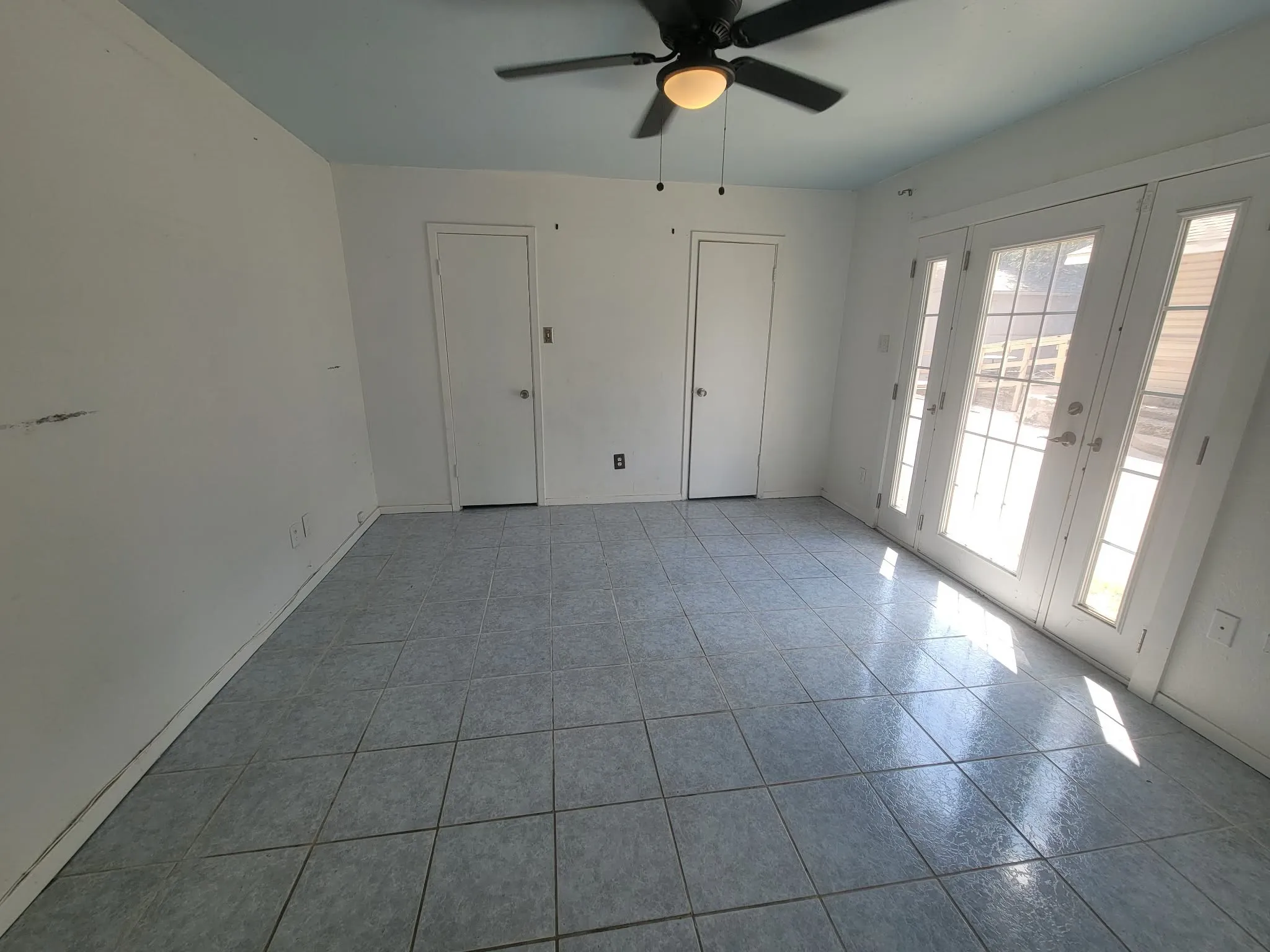 Single Family Residence For Sale in Tarrant County , 3906 Mercury, Haltom City, Texas 76111, 3 Bedroom, 1 Bathroom, Garage spaces, 1,121 Sqft, built in 1949, mls#21392155, Real Estate Agent in Haltom City, Homes For Sale in Tarrant county, Homes For Sale in Haltom City, Realtor in Haltom City Texas, Real Estate Brokerage Independent Realty Texas, Luminita Cordes Realtor