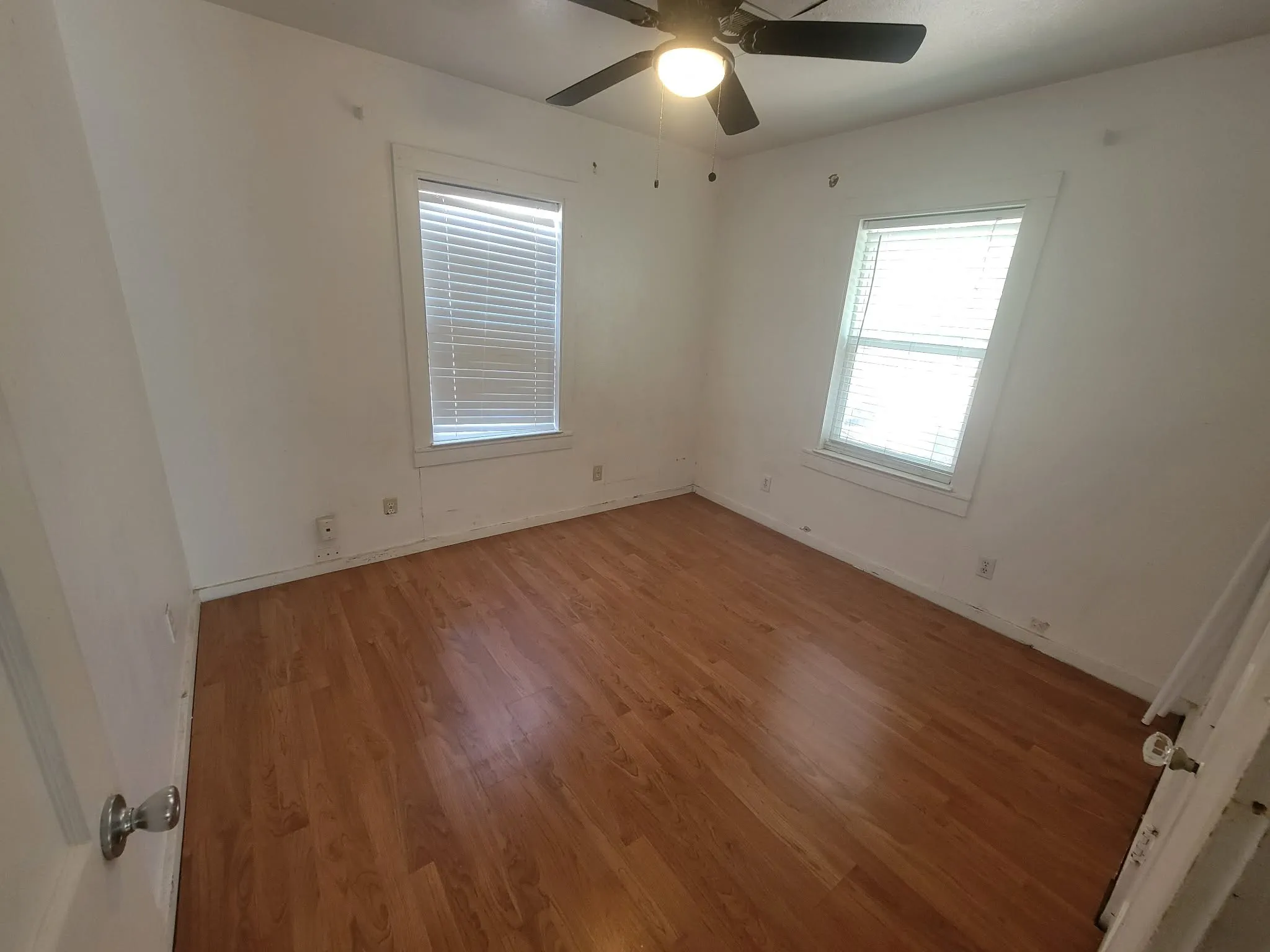 Single Family Residence For Sale in Tarrant County , 3906 Mercury, Haltom City, Texas 76111, 3 Bedroom, 1 Bathroom, Garage spaces, 1,121 Sqft, built in 1949, mls#21392155, Real Estate Agent in Haltom City, Homes For Sale in Tarrant county, Homes For Sale in Haltom City, Realtor in Haltom City Texas, Real Estate Brokerage Independent Realty Texas, Luminita Cordes Realtor
