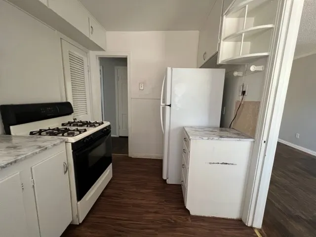 Single Family Residence For Rent in Taylor County , 1817 Mccracken Street, Abilene, Texas 79602, 2 Bedroom, 1 Bathroom, 1 Garage spaces, 1,003 Sqft, built in 1949, mls#21398470, Real Estate Agent in Abilene, Homes For Rent in Taylor county, Homes For Rent in Abilene, Realtor in Abilene Texas, Real Estate Brokerage Independent Realty Texas, Luminita Cordes Realtor
