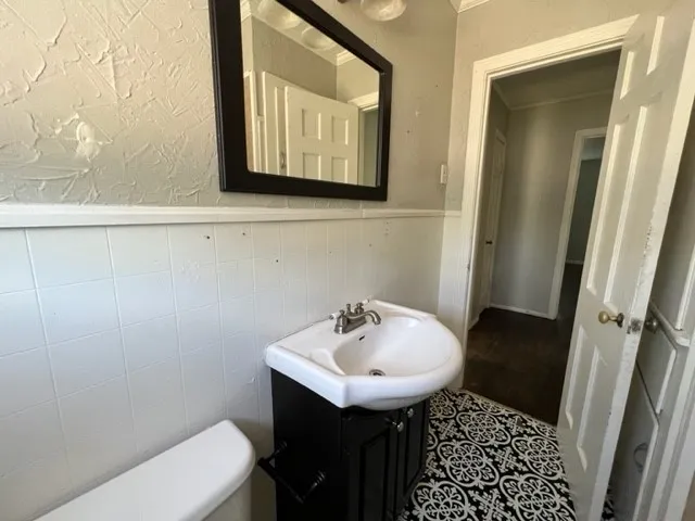 Single Family Residence For Rent in Taylor County , 1817 Mccracken Street, Abilene, Texas 79602, 2 Bedroom, 1 Bathroom, 1 Garage spaces, 1,003 Sqft, built in 1949, mls#21398470, Real Estate Agent in Abilene, Homes For Rent in Taylor county, Homes For Rent in Abilene, Realtor in Abilene Texas, Real Estate Brokerage Independent Realty Texas, Luminita Cordes Realtor