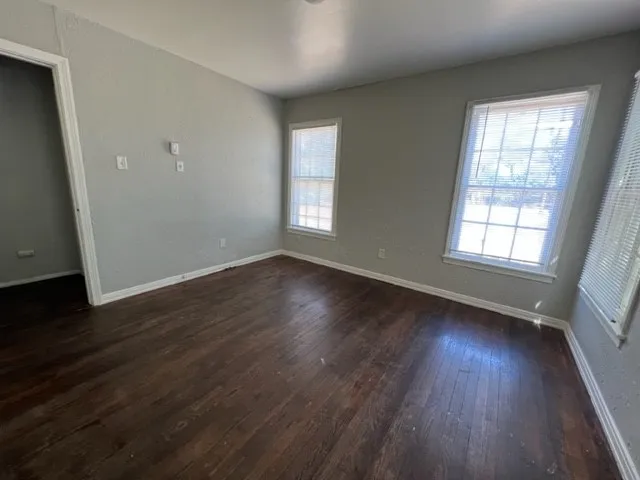 Single Family Residence For Rent in Taylor County , 1817 Mccracken Street, Abilene, Texas 79602, 2 Bedroom, 1 Bathroom, 1 Garage spaces, 1,003 Sqft, built in 1949, mls#21398470, Real Estate Agent in Abilene, Homes For Rent in Taylor county, Homes For Rent in Abilene, Realtor in Abilene Texas, Real Estate Brokerage Independent Realty Texas, Luminita Cordes Realtor