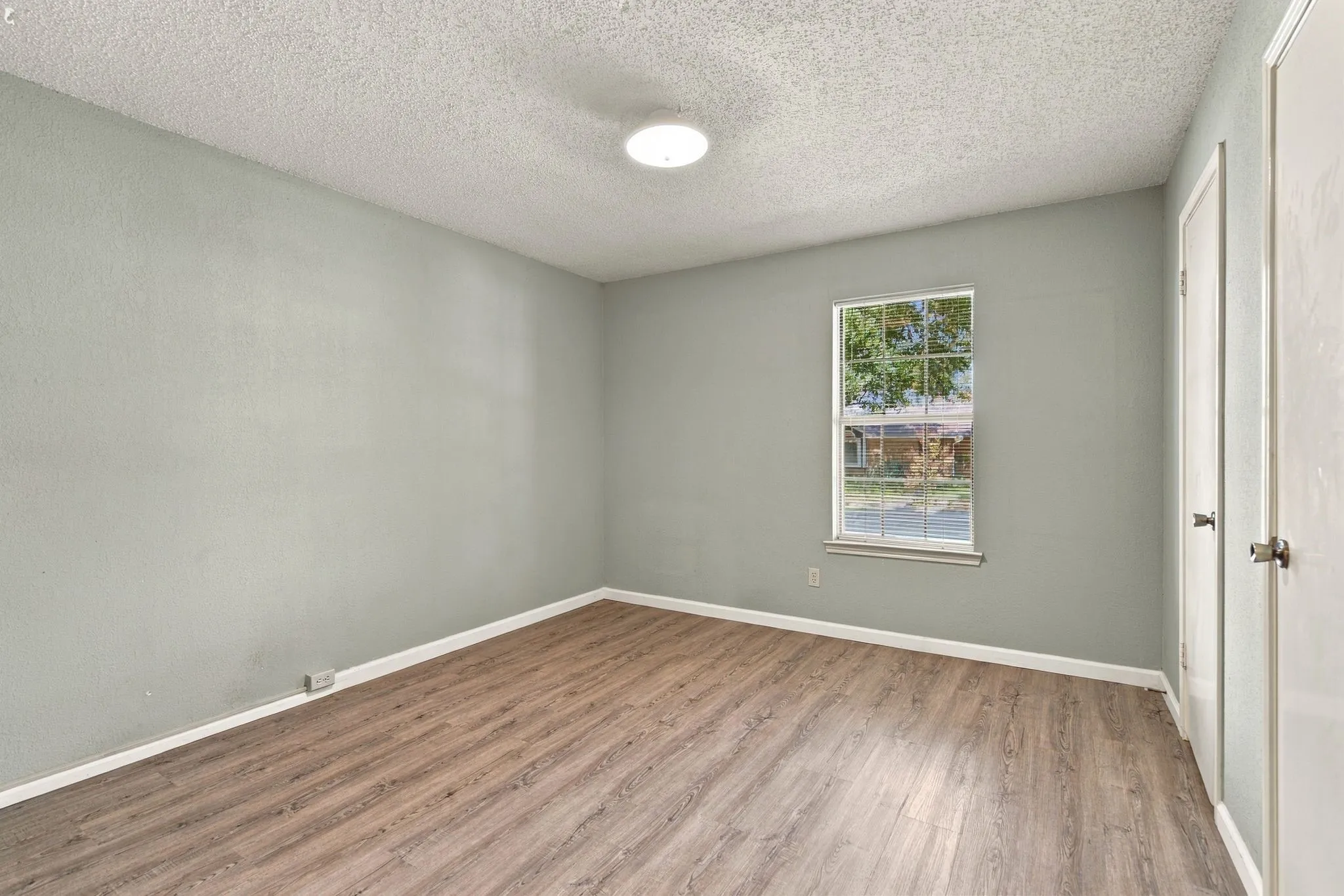 Single Family Residence For Sale in Dallas County , 569 Grace Lane, Coppell, Texas 75019, 2 Bedroom, 2 Bathroom, 1 Garage spaces, 1,205 Sqft, built in 1985, mls#21398047, Real Estate Agent in Coppell, Homes For Sale in Dallas county, Homes For Sale in Coppell, Realtor in Coppell Texas, Real Estate Brokerage Independent Realty Texas, Luminita Cordes Realtor