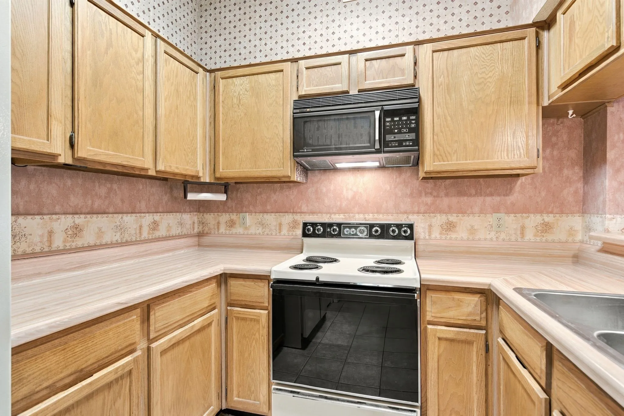 Single Family Residence For Sale in Dallas County , 569 Grace Lane, Coppell, Texas 75019, 2 Bedroom, 2 Bathroom, 1 Garage spaces, 1,205 Sqft, built in 1985, mls#21398047, Real Estate Agent in Coppell, Homes For Sale in Dallas county, Homes For Sale in Coppell, Realtor in Coppell Texas, Real Estate Brokerage Independent Realty Texas, Luminita Cordes Realtor