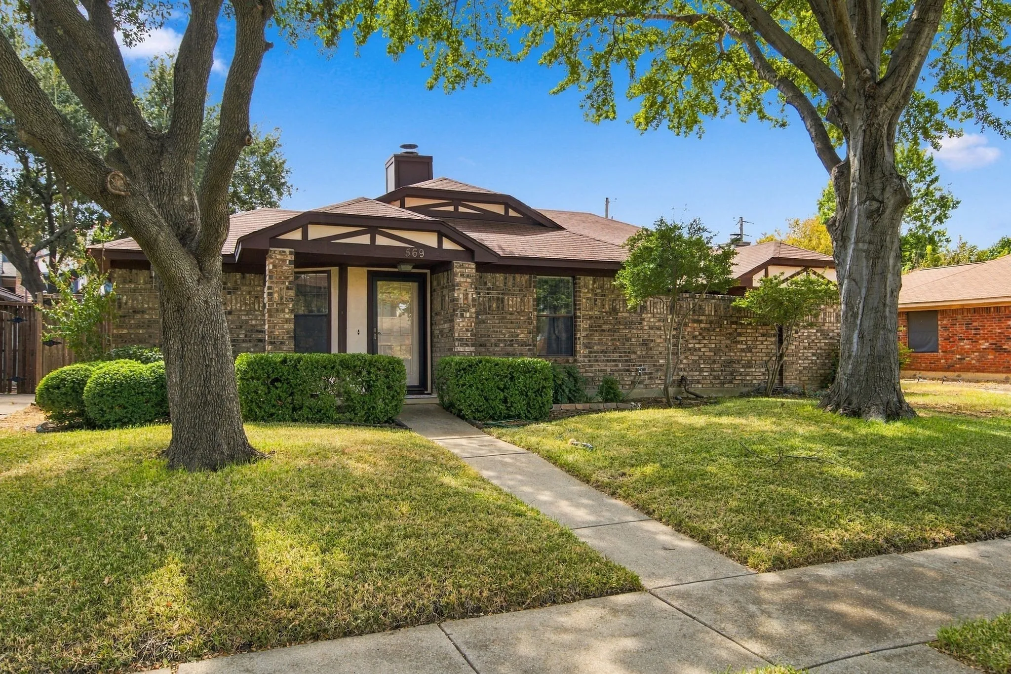 Single Family Residence For Sale in Dallas County , 569 Grace Lane, Coppell, Texas 75019, 2 Bedroom, 2 Bathroom, 1 Garage spaces, 1,205 Sqft, built in 1985, mls#21398047, Real Estate Agent in Coppell, Homes For Sale in Dallas county, Homes For Sale in Coppell, Realtor in Coppell Texas, Real Estate Brokerage Independent Realty Texas, Luminita Cordes Realtor