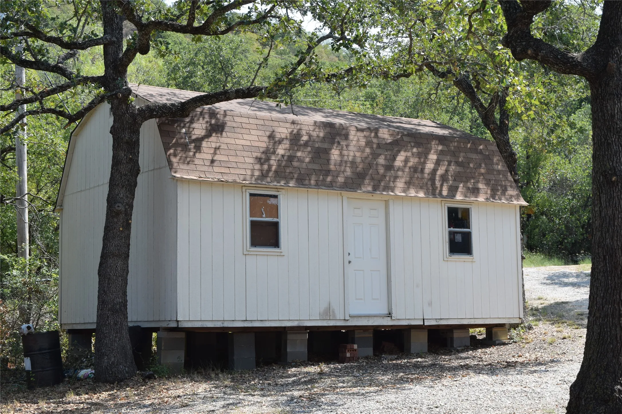 Manufactured Home For Sale in Palo Pinto County , 214 Cactus Lane, Gordon, Texas 76453, 3 Bedroom, 2 Bathroom, Garage spaces, 1,120 Sqft, built in 2004, mls#21398481, Real Estate Agent in Gordon, Homes For Sale in Palo Pinto county, Homes For Sale in Gordon, Realtor in Gordon Texas, Real Estate Brokerage Independent Realty Texas, Luminita Cordes Realtor