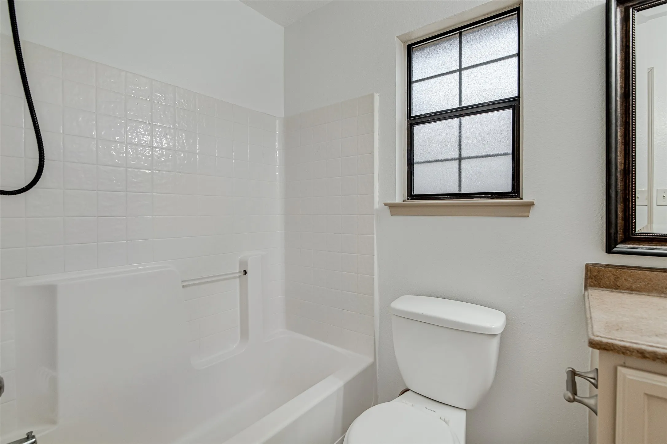 Single Family Residence For Rent in Johnson County , 636 Ozark Avenue, Burleson, Texas 76028, 3 Bedroom, 2 Bathroom, 2 Garage spaces, 1,353 Sqft, built in 1996, mls#21397937, Real Estate Agent in Burleson, Homes For Rent in Johnson county, Homes For Rent in Burleson, Realtor in Burleson Texas, Real Estate Brokerage Independent Realty Texas, Luminita Cordes Realtor