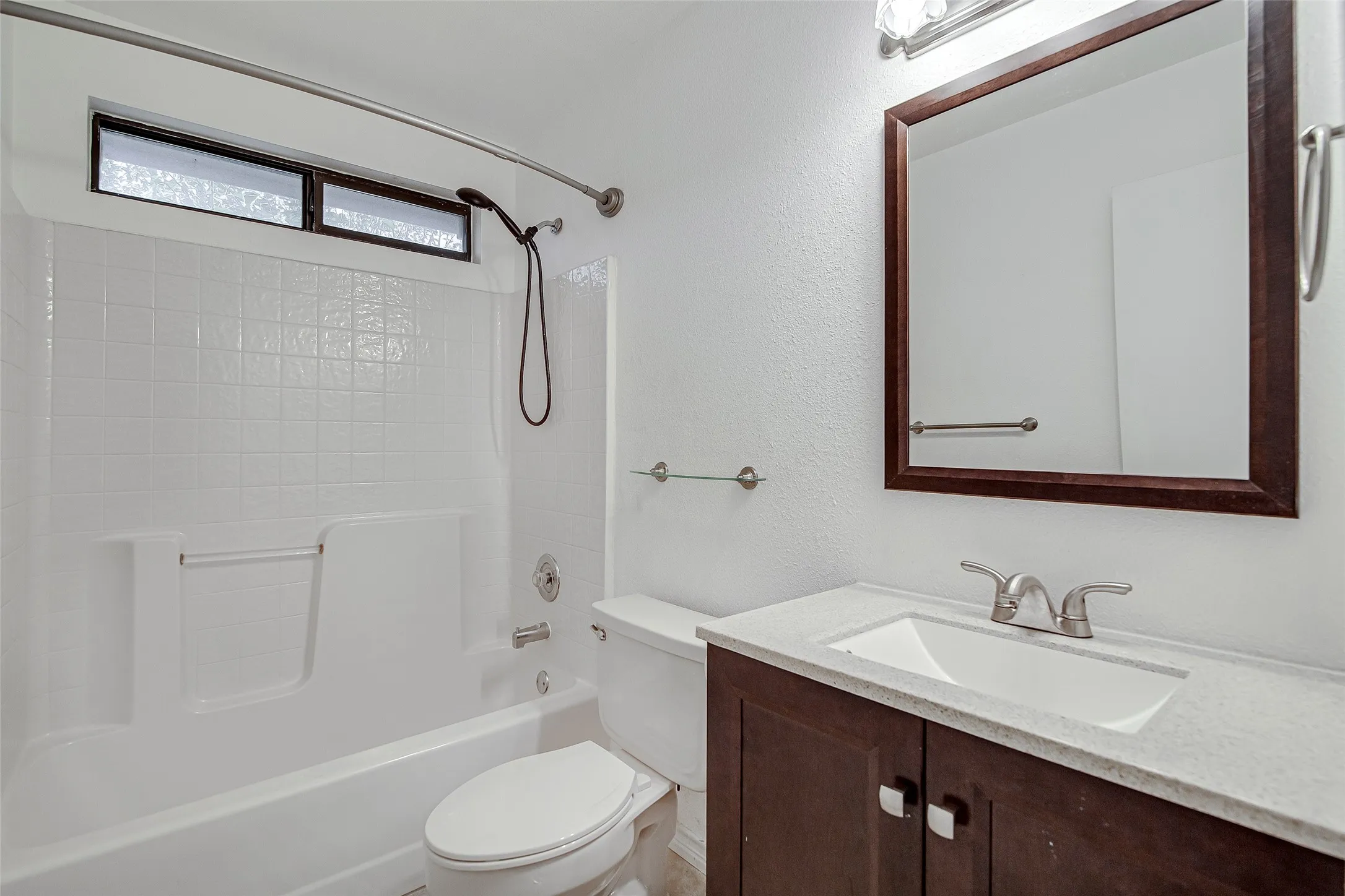 Single Family Residence For Rent in Johnson County , 636 Ozark Avenue, Burleson, Texas 76028, 3 Bedroom, 2 Bathroom, 2 Garage spaces, 1,353 Sqft, built in 1996, mls#21397937, Real Estate Agent in Burleson, Homes For Rent in Johnson county, Homes For Rent in Burleson, Realtor in Burleson Texas, Real Estate Brokerage Independent Realty Texas, Luminita Cordes Realtor