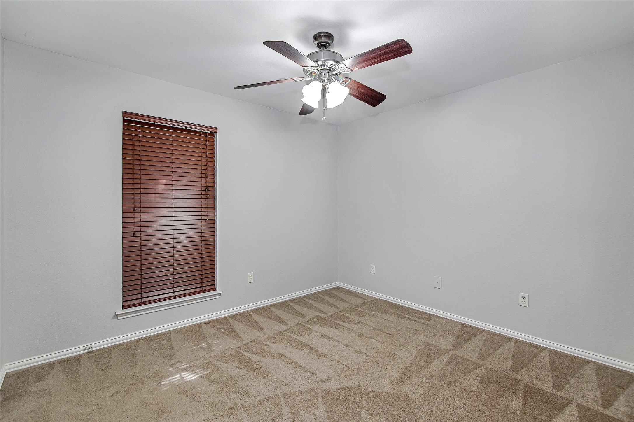 Single Family Residence For Rent in Johnson County , 636 Ozark Avenue, Burleson, Texas 76028, 3 Bedroom, 2 Bathroom, 2 Garage spaces, 1,353 Sqft, built in 1996, mls#21397937, Real Estate Agent in Burleson, Homes For Rent in Johnson county, Homes For Rent in Burleson, Realtor in Burleson Texas, Real Estate Brokerage Independent Realty Texas, Luminita Cordes Realtor