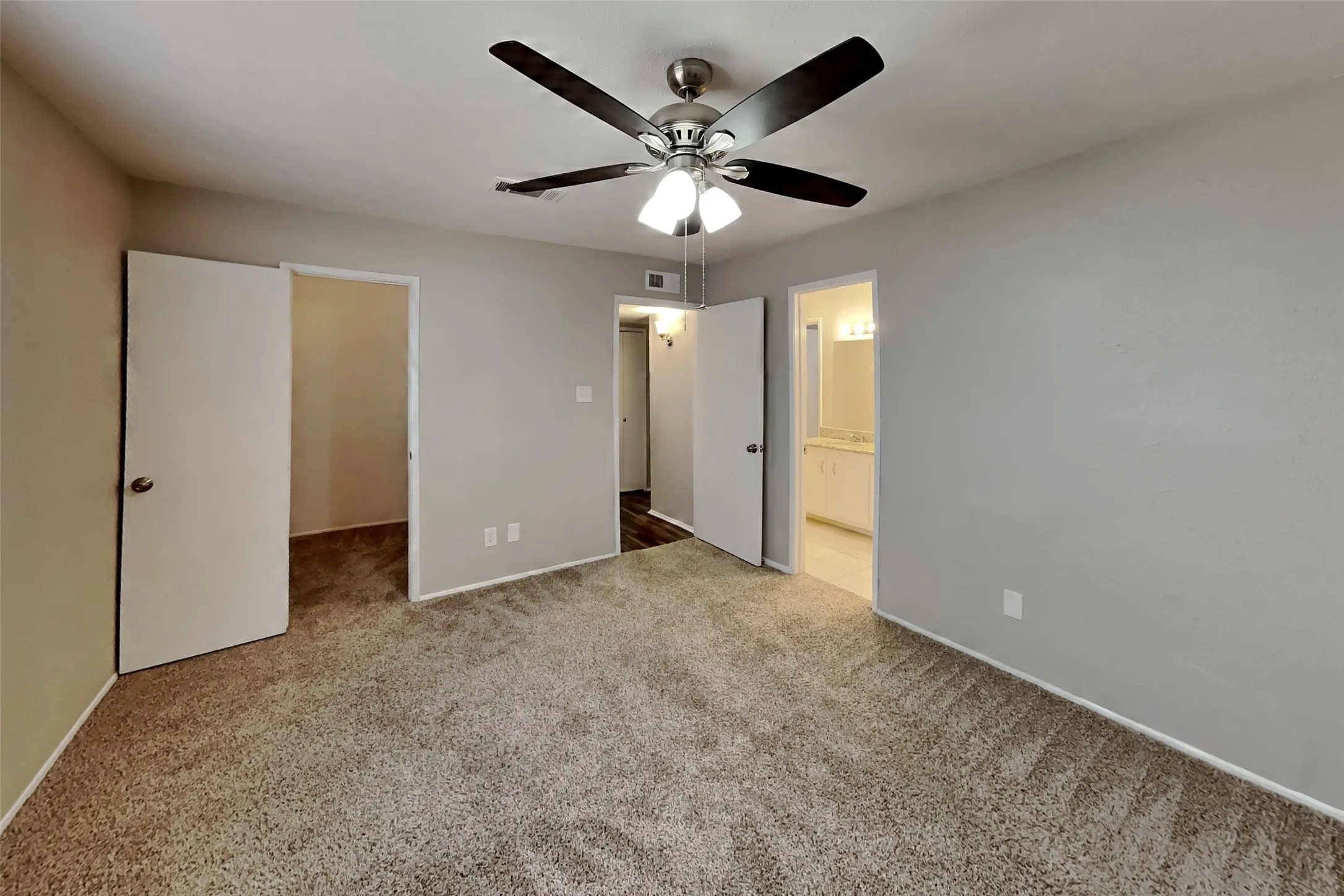 Single Family Residence For Rent in Collin County , 1302 Creekwood Court, Allen, Texas 75002, 3 Bedroom, 2 Bathroom, 2 Garage spaces, 1,404 Sqft, built in 1981, mls#21398472, Real Estate Agent in Allen, Homes For Rent in Collin county, Homes For Rent in Allen, Realtor in Allen Texas, Real Estate Brokerage Independent Realty Texas, Luminita Cordes Realtor