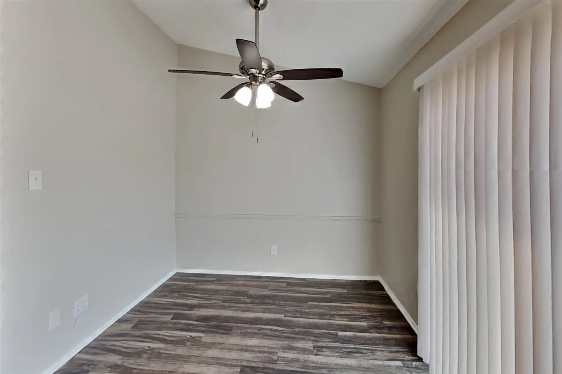 Single Family Residence For Rent in Collin County , 1302 Creekwood Court, Allen, Texas 75002, 3 Bedroom, 2 Bathroom, 2 Garage spaces, 1,404 Sqft, built in 1981, mls#21398472, Real Estate Agent in Allen, Homes For Rent in Collin county, Homes For Rent in Allen, Realtor in Allen Texas, Real Estate Brokerage Independent Realty Texas, Luminita Cordes Realtor