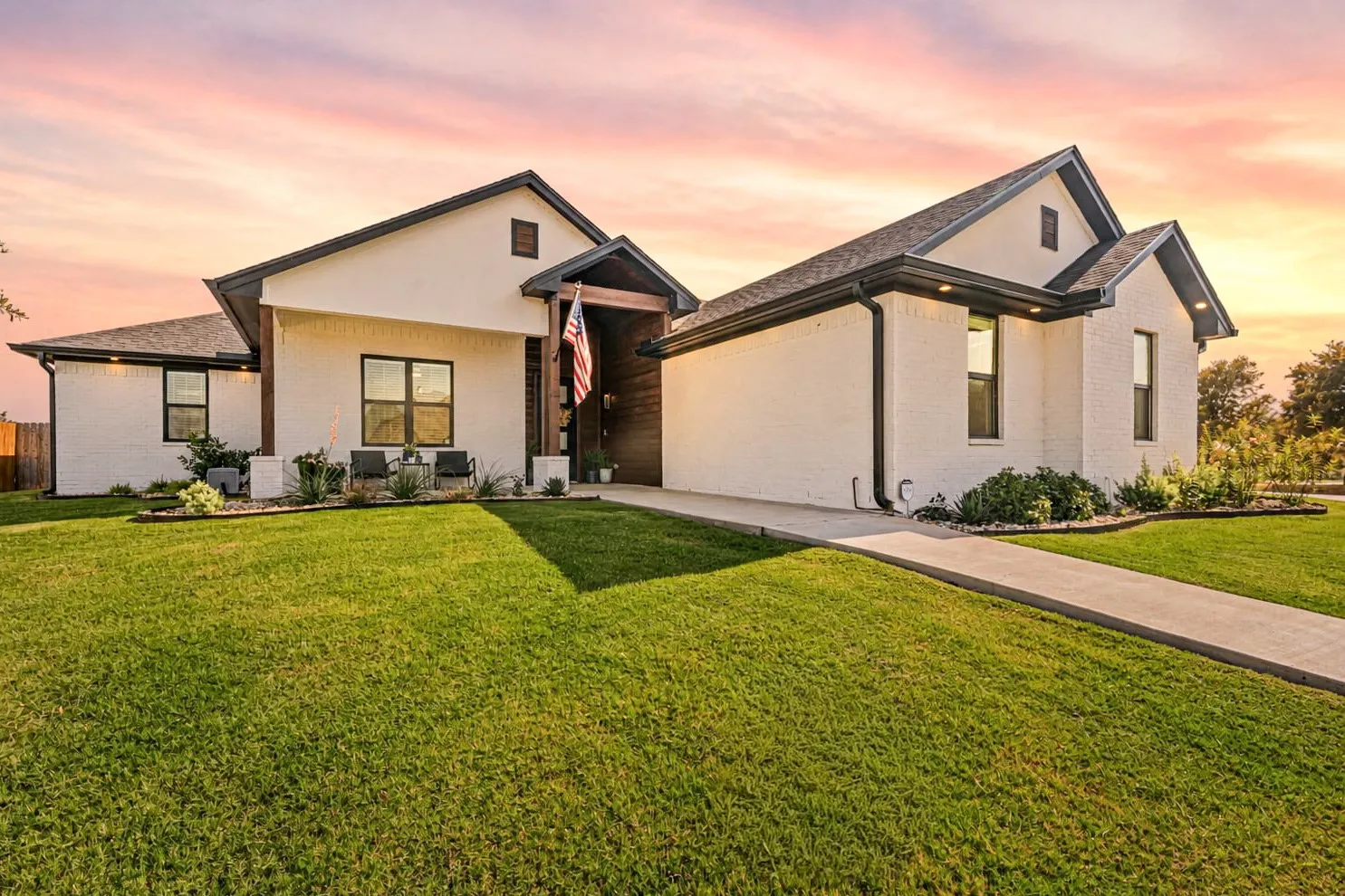 Single Family Residence For Sale in Mc Lennan County , 149 Water View Lane, Robinson, Texas 76706, 4 Bedroom, 3 Bathroom, 3 Garage spaces, 2,362 Sqft, built in 2023, mls#21398462, Real Estate Agent in Robinson, Homes For Sale in Mc Lennan county, Homes For Sale in Robinson, Realtor in Robinson Texas, Real Estate Brokerage Independent Realty Texas, Luminita Cordes Realtor