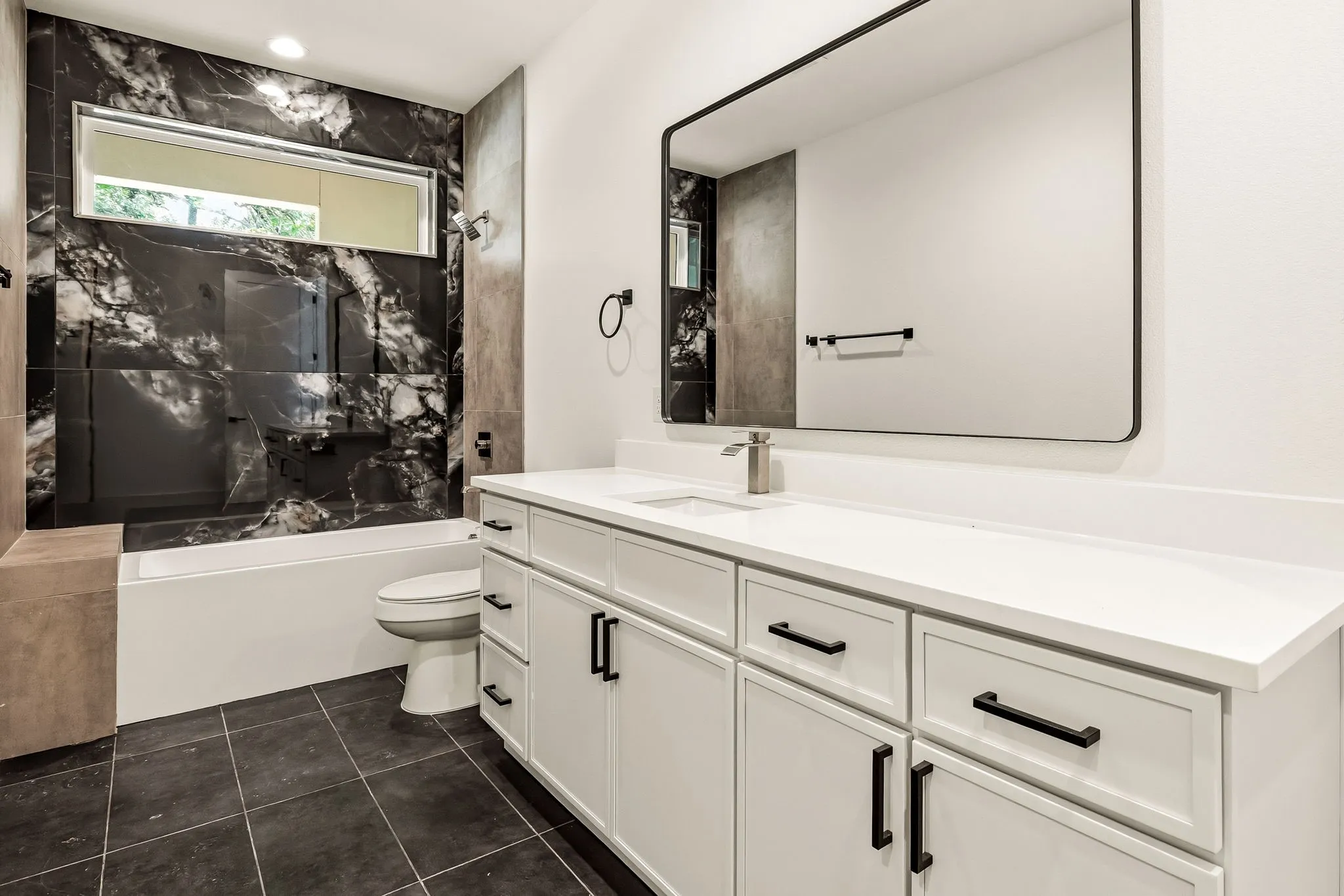 Single Family Residence For Rent in Dallas County , 8903 Liptonshire Drive, Dallas, Texas 75238, 5 Bedroom, 7 Bathroom, 2 Garage spaces, 4,925 Sqft, built in 1955, mls#21398480, Real Estate Agent in Dallas, Homes For Rent in Dallas county, Homes For Rent in Dallas, Realtor in Dallas Texas, Real Estate Brokerage Independent Realty Texas, Luminita Cordes Realtor