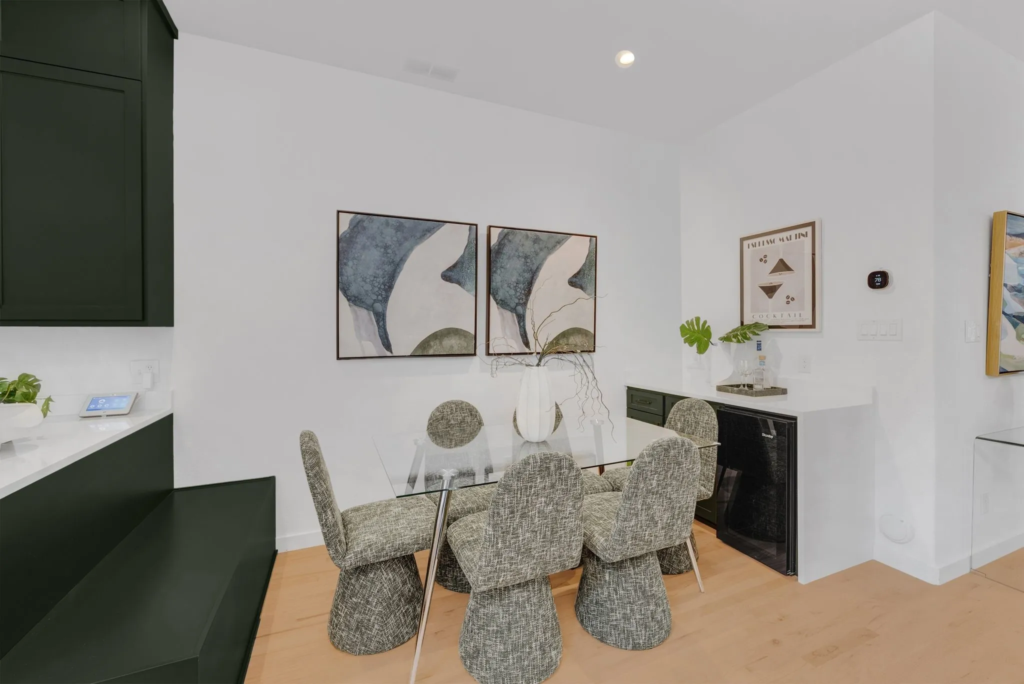 Built in banquette seating and bar area