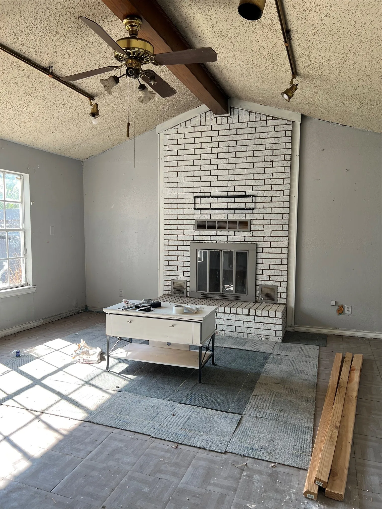 Single Family Residence For Sale in Denton County , 1279 Willow Lane, Denton, Texas 76207, 8 Bedroom, 3 Bathroom, Garage spaces, 2,256 Sqft, built in 1995, mls#21394598, Real Estate Agent in Denton, Homes For Sale in Denton county, Homes For Sale in Denton, Realtor in Denton Texas, Real Estate Brokerage Independent Realty Texas, Luminita Cordes Realtor