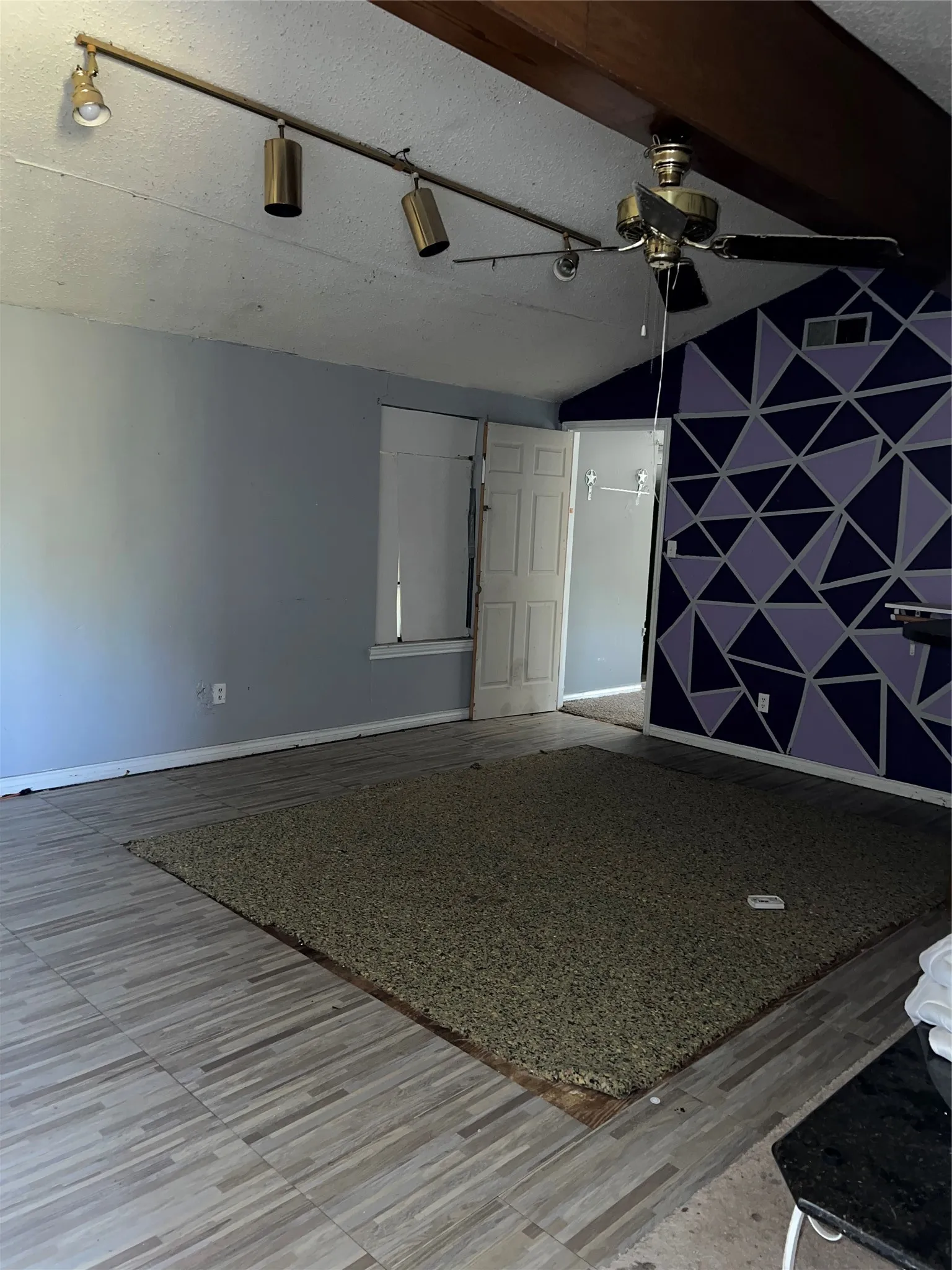 Single Family Residence For Sale in Denton County , 1279 Willow Lane, Denton, Texas 76207, 8 Bedroom, 3 Bathroom, Garage spaces, 2,256 Sqft, built in 1995, mls#21394598, Real Estate Agent in Denton, Homes For Sale in Denton county, Homes For Sale in Denton, Realtor in Denton Texas, Real Estate Brokerage Independent Realty Texas, Luminita Cordes Realtor