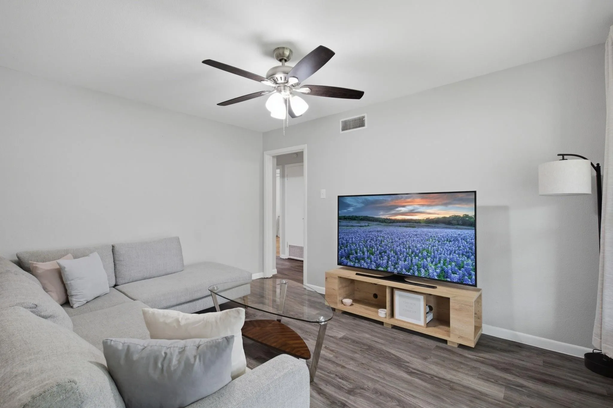 Single Family Residence For Rent in Grayson County , 1413 N Wharton Street, Sherman, Texas 75092, 4 Bedroom, 2 Bathroom, 1 Garage spaces, 1,849 Sqft, built in 1955, mls#21396232, Real Estate Agent in Sherman, Homes For Rent in Grayson county, Homes For Rent in Sherman, Realtor in Sherman Texas, Real Estate Brokerage Independent Realty Texas, Luminita Cordes Realtor