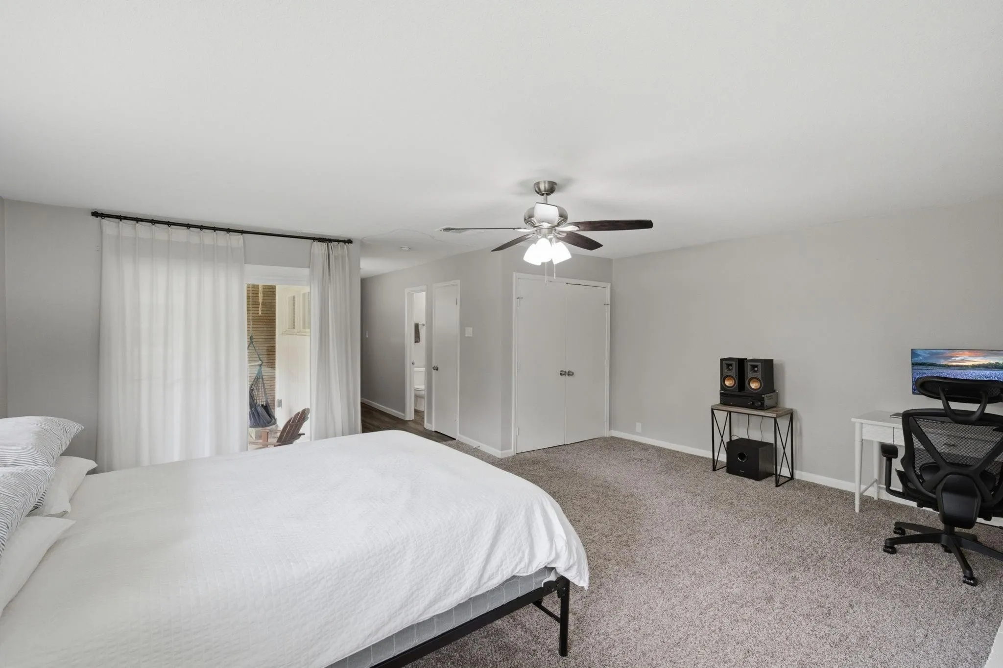 Single Family Residence For Rent in Grayson County , 1413 N Wharton Street, Sherman, Texas 75092, 4 Bedroom, 2 Bathroom, 1 Garage spaces, 1,849 Sqft, built in 1955, mls#21396232, Real Estate Agent in Sherman, Homes For Rent in Grayson county, Homes For Rent in Sherman, Realtor in Sherman Texas, Real Estate Brokerage Independent Realty Texas, Luminita Cordes Realtor