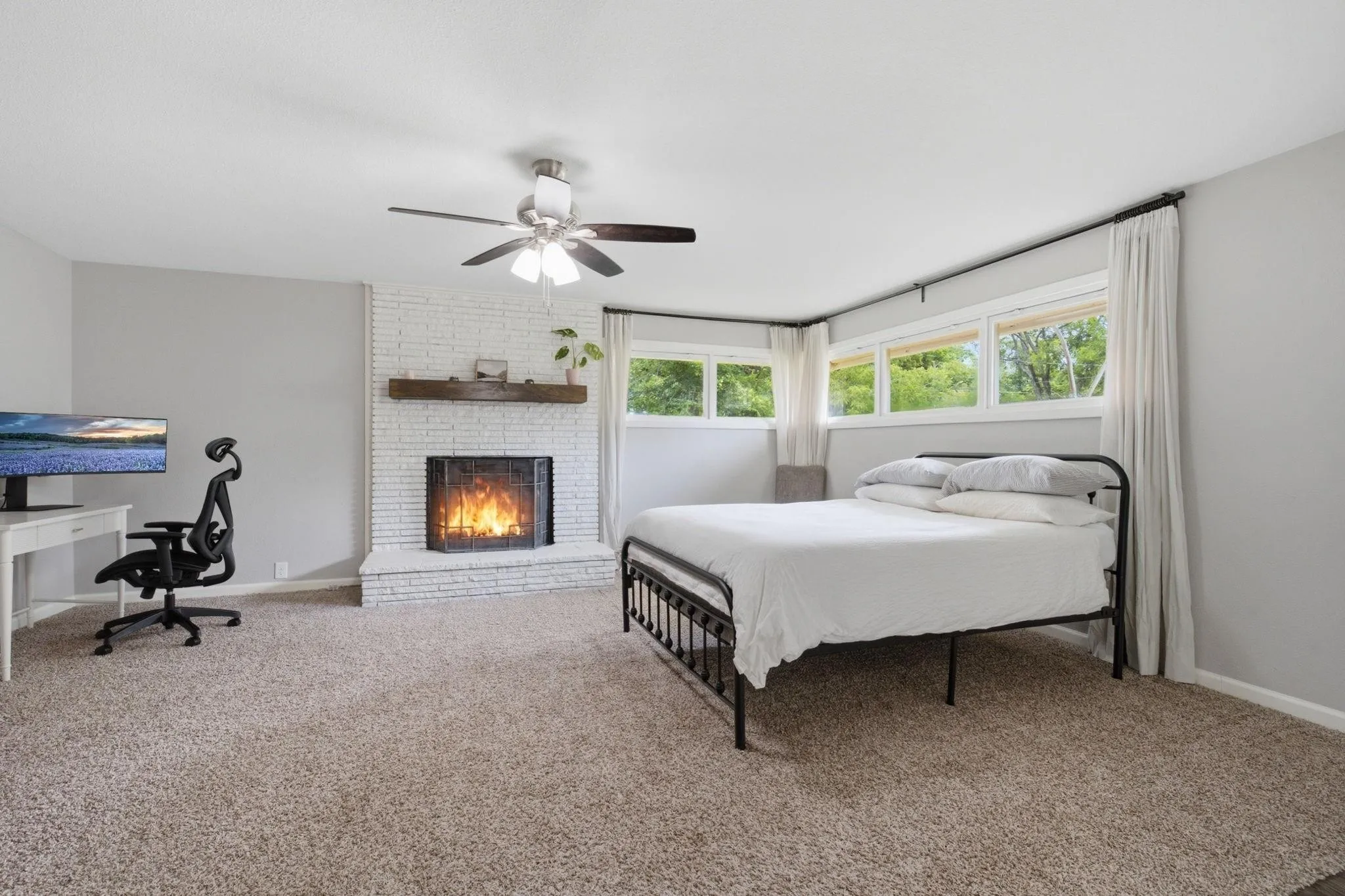Single Family Residence For Rent in Grayson County , 1413 N Wharton Street, Sherman, Texas 75092, 4 Bedroom, 2 Bathroom, 1 Garage spaces, 1,849 Sqft, built in 1955, mls#21396232, Real Estate Agent in Sherman, Homes For Rent in Grayson county, Homes For Rent in Sherman, Realtor in Sherman Texas, Real Estate Brokerage Independent Realty Texas, Luminita Cordes Realtor