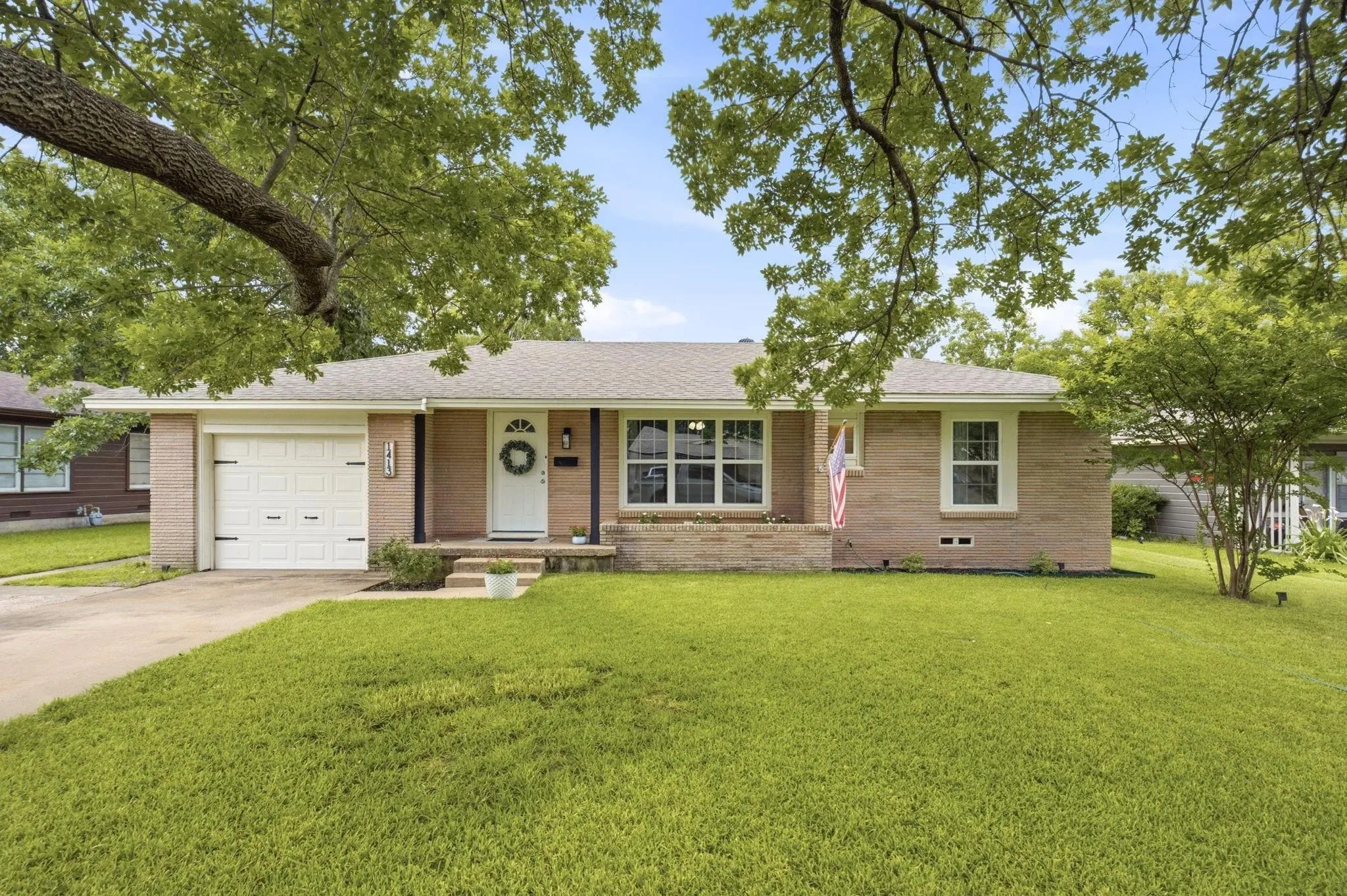 Single Family Residence For Rent