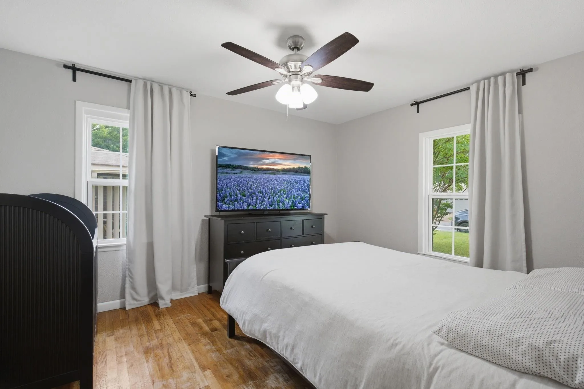 Single Family Residence For Rent in Grayson County , 1413 N Wharton Street, Sherman, Texas 75092, 4 Bedroom, 2 Bathroom, 1 Garage spaces, 1,849 Sqft, built in 1955, mls#21396232, Real Estate Agent in Sherman, Homes For Rent in Grayson county, Homes For Rent in Sherman, Realtor in Sherman Texas, Real Estate Brokerage Independent Realty Texas, Luminita Cordes Realtor