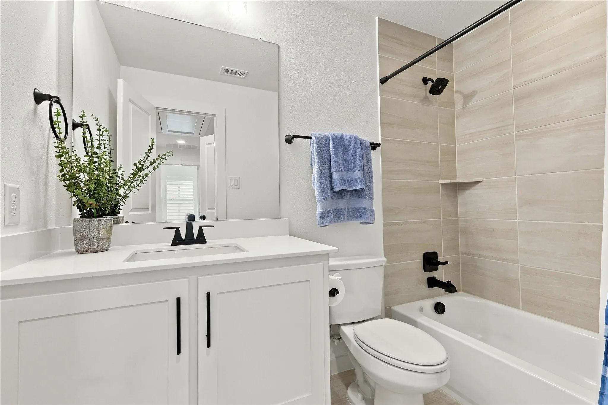 Single Family Residence For Sale in Denton County , 3904 Composition Drive, Celina, Texas 75078, 4 Bedroom, 4 Bathroom, 2 Garage spaces, 2,720 Sqft, built in 2025, mls#21397838, Real Estate Agent in Celina, Homes For Sale in Denton county, Homes For Sale in Celina, Realtor in Celina Texas, Real Estate Brokerage Independent Realty Texas, Luminita Cordes Realtor