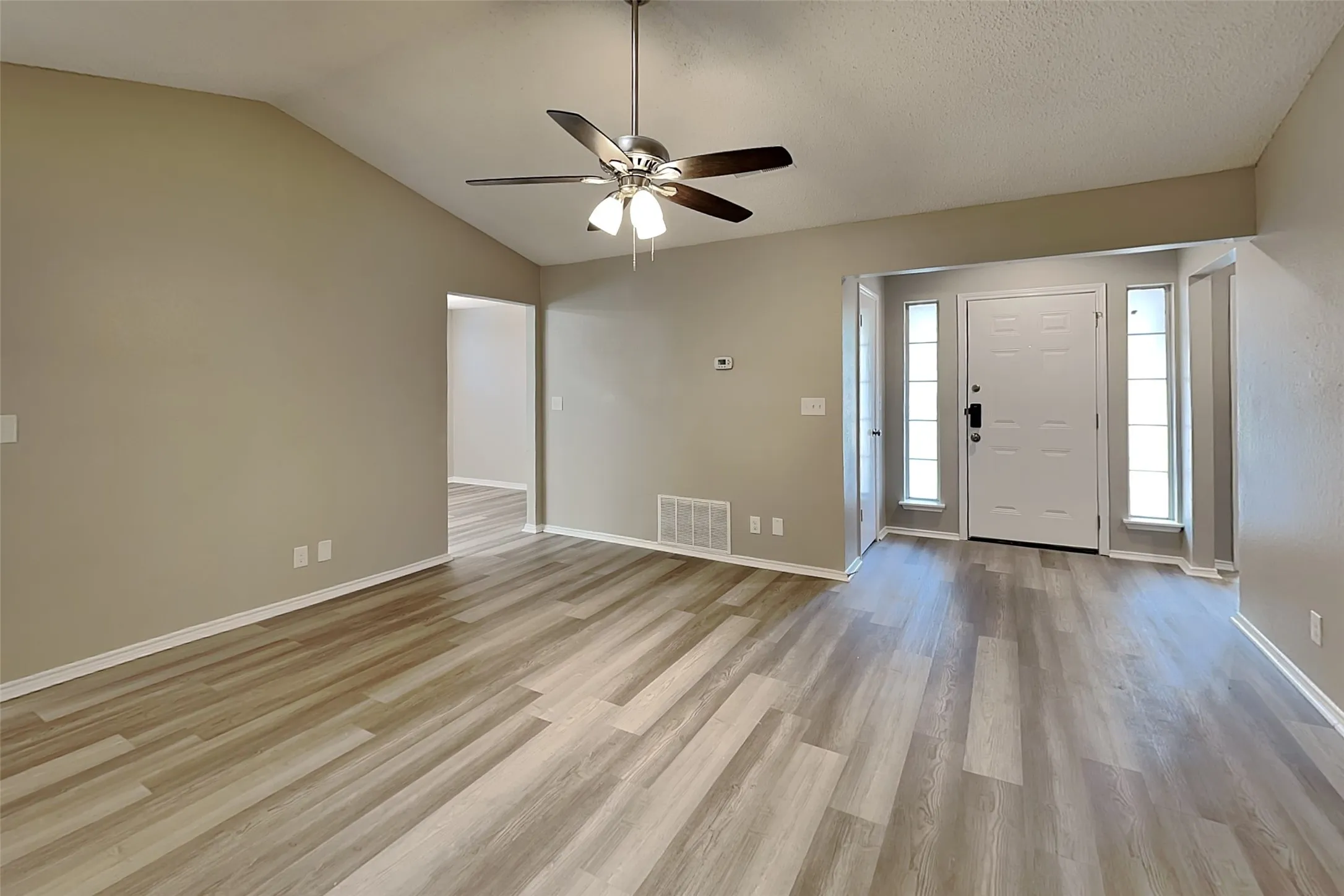 Single Family Residence For Rent in Tarrant County , 4741 Baytree Drive, Fort Worth, Texas 76137, 3 Bedroom, 2 Bathroom, 2 Garage spaces, 1,588 Sqft, built in 1987, mls#21398504, Real Estate Agent in Fort Worth, Homes For Rent in Tarrant county, Homes For Rent in Fort Worth, Realtor in Fort Worth Texas, Real Estate Brokerage Independent Realty Texas, Luminita Cordes Realtor
