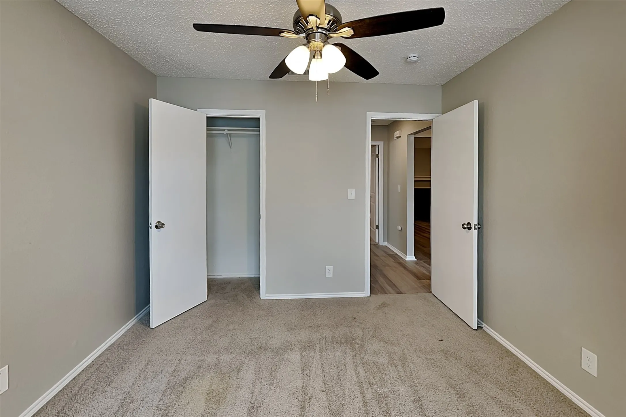 Single Family Residence For Rent in Tarrant County , 4741 Baytree Drive, Fort Worth, Texas 76137, 3 Bedroom, 2 Bathroom, 2 Garage spaces, 1,588 Sqft, built in 1987, mls#21398504, Real Estate Agent in Fort Worth, Homes For Rent in Tarrant county, Homes For Rent in Fort Worth, Realtor in Fort Worth Texas, Real Estate Brokerage Independent Realty Texas, Luminita Cordes Realtor